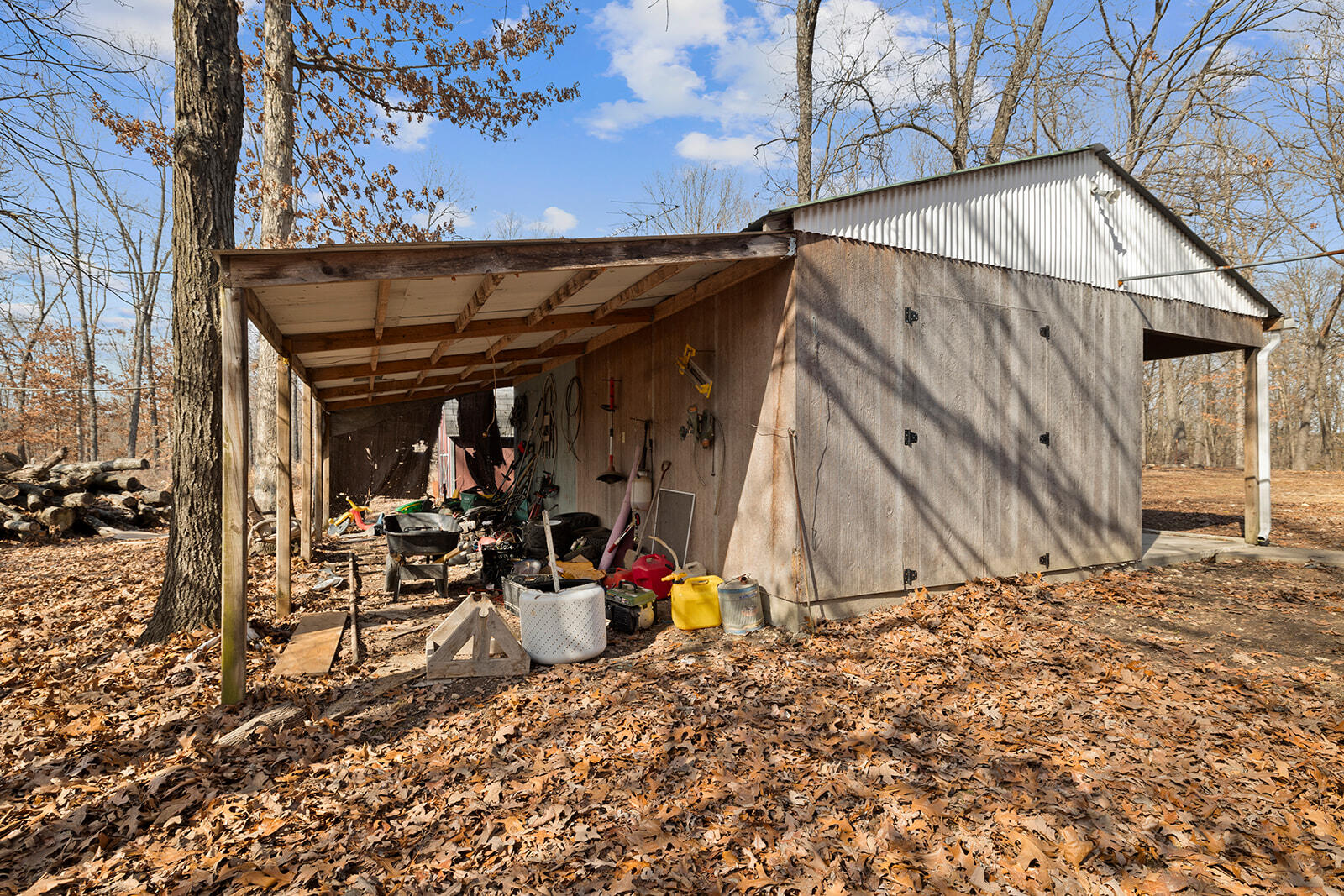 1005 Little Bowen Road Property Photo 8