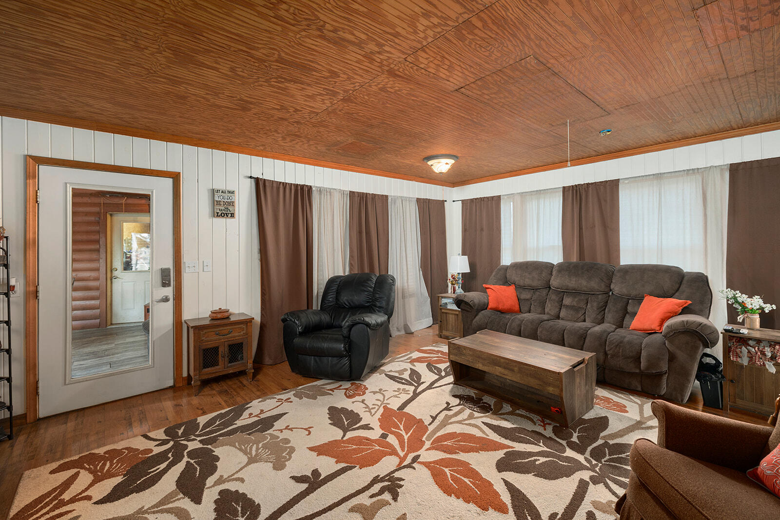 1005 Little Bowen Road Property Photo 13