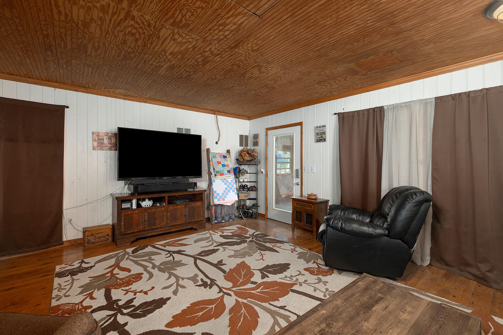 1005 Little Bowen Road Property Photo 14