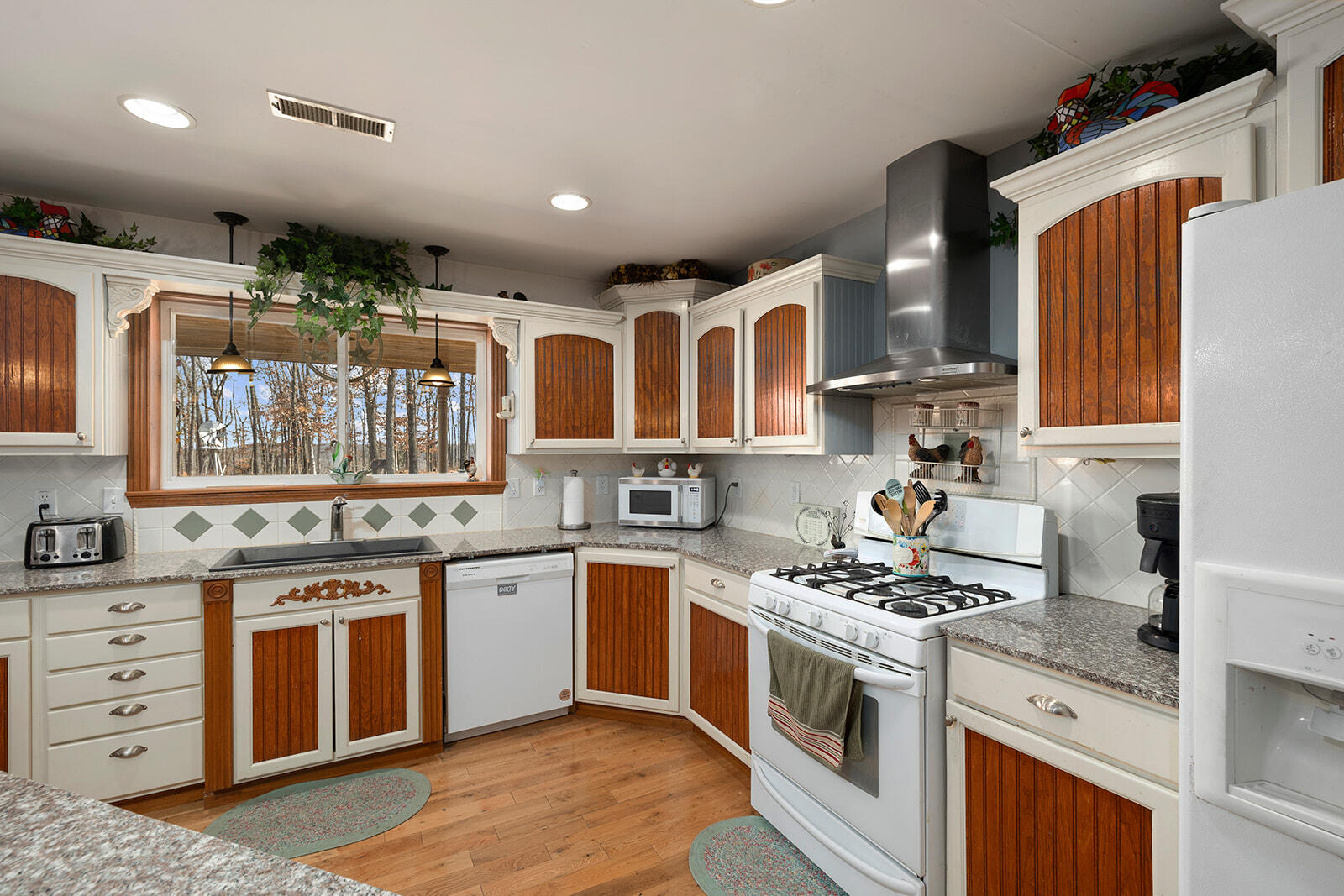 1005 Little Bowen Road Property Photo 19