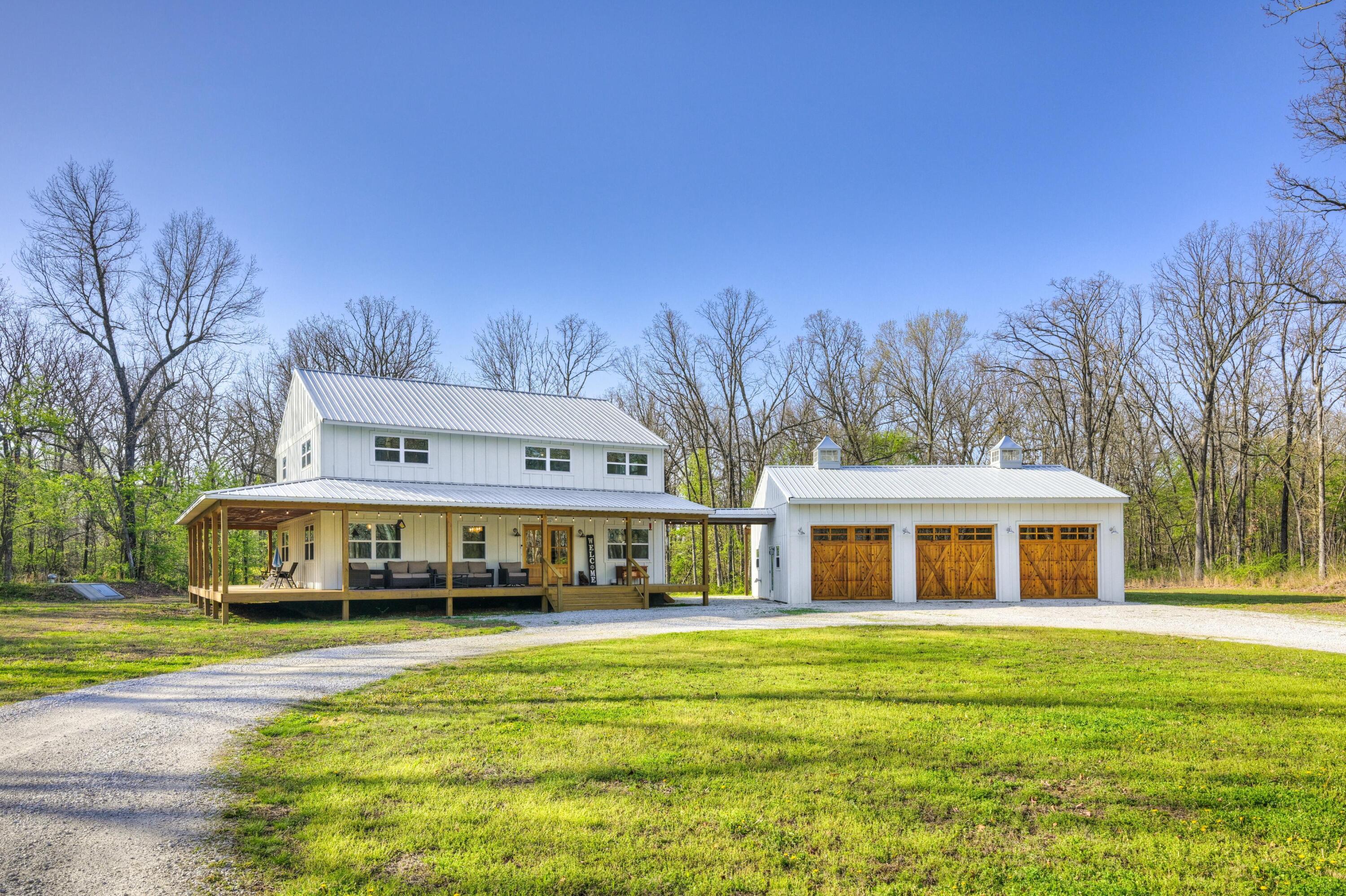 17075 Highway H Property Photo 1