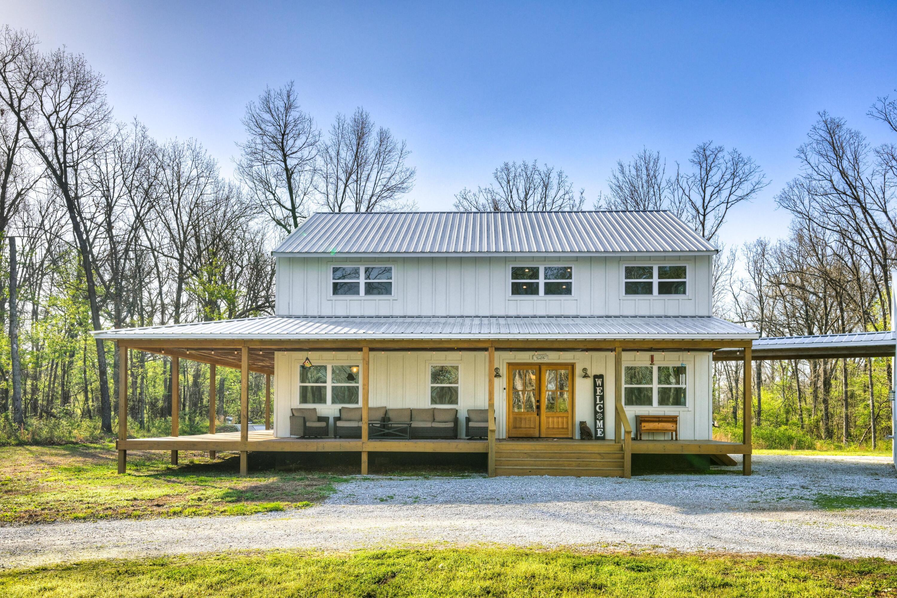 17075 Highway H Property Photo 3