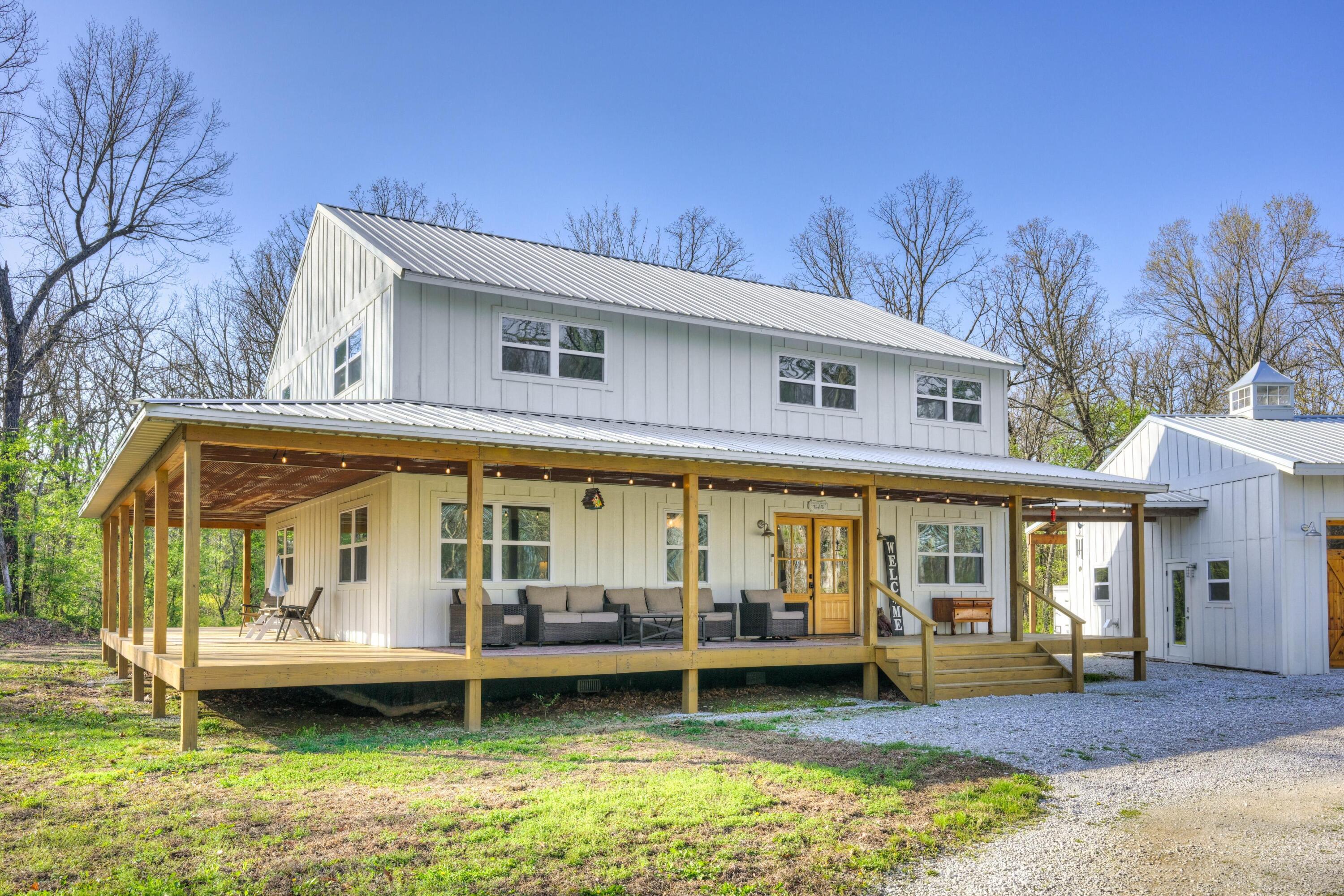 17075 Highway H Property Photo 4