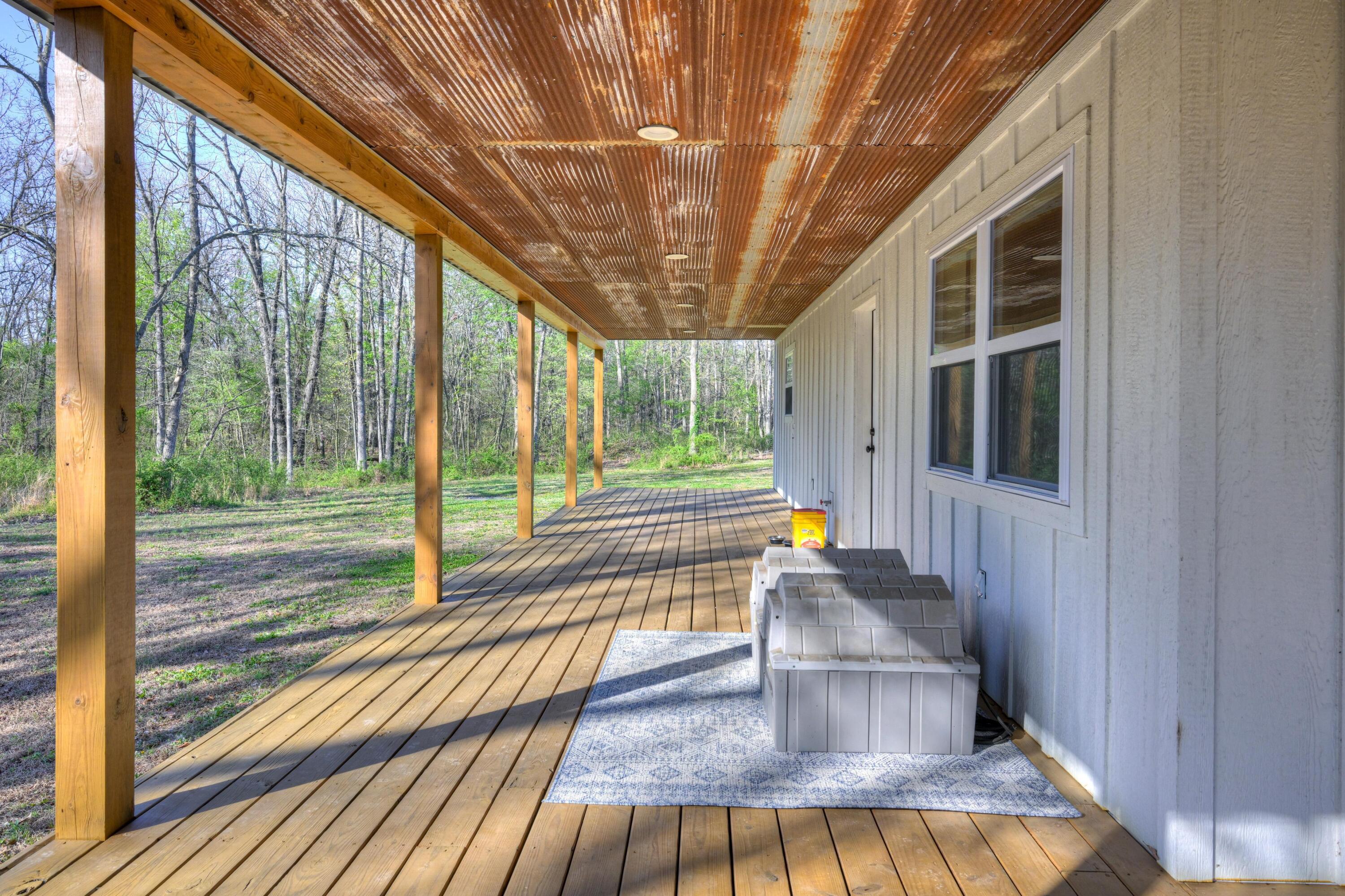 17075 Highway H Property Photo 8