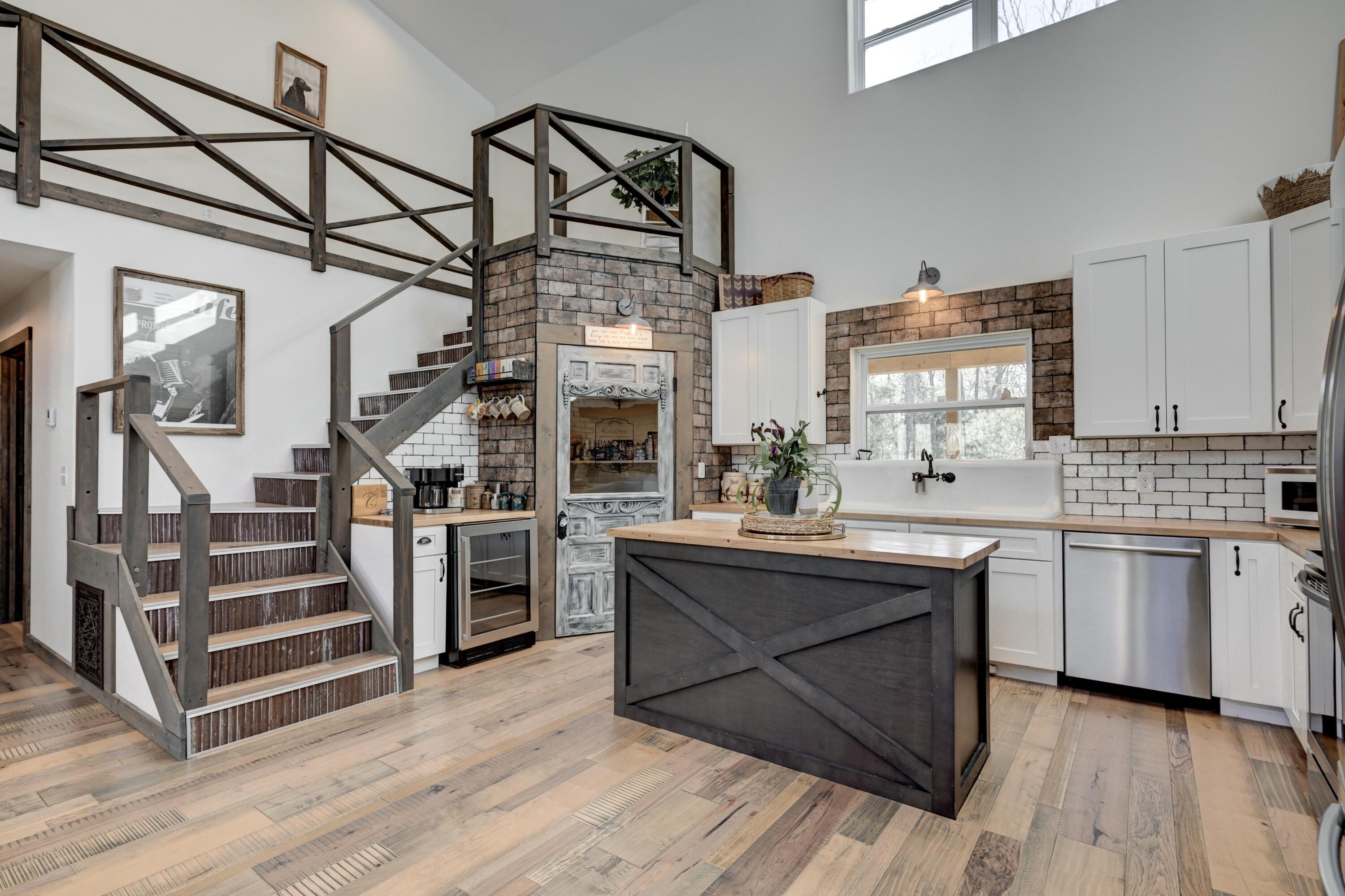 17075 Highway H Property Photo 10