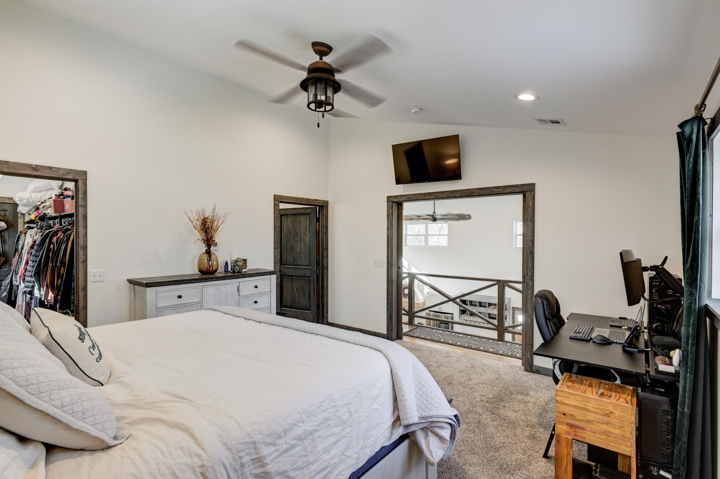 17075 Highway H Property Photo 32