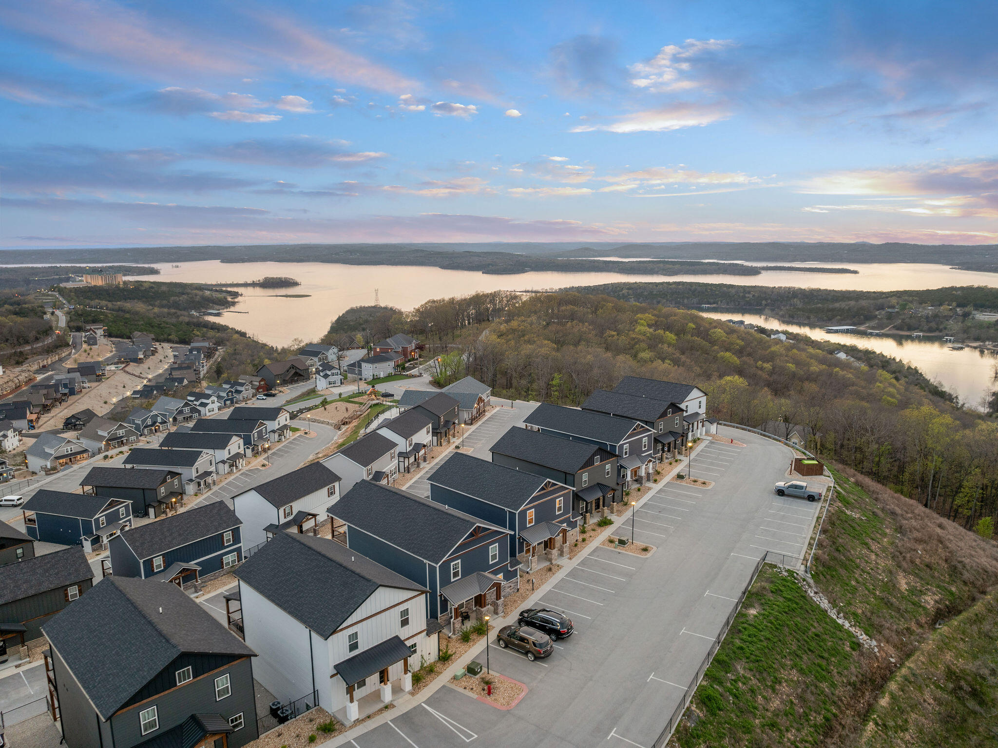 224 Chateau Mountain Hilltop Way Property Photo 8