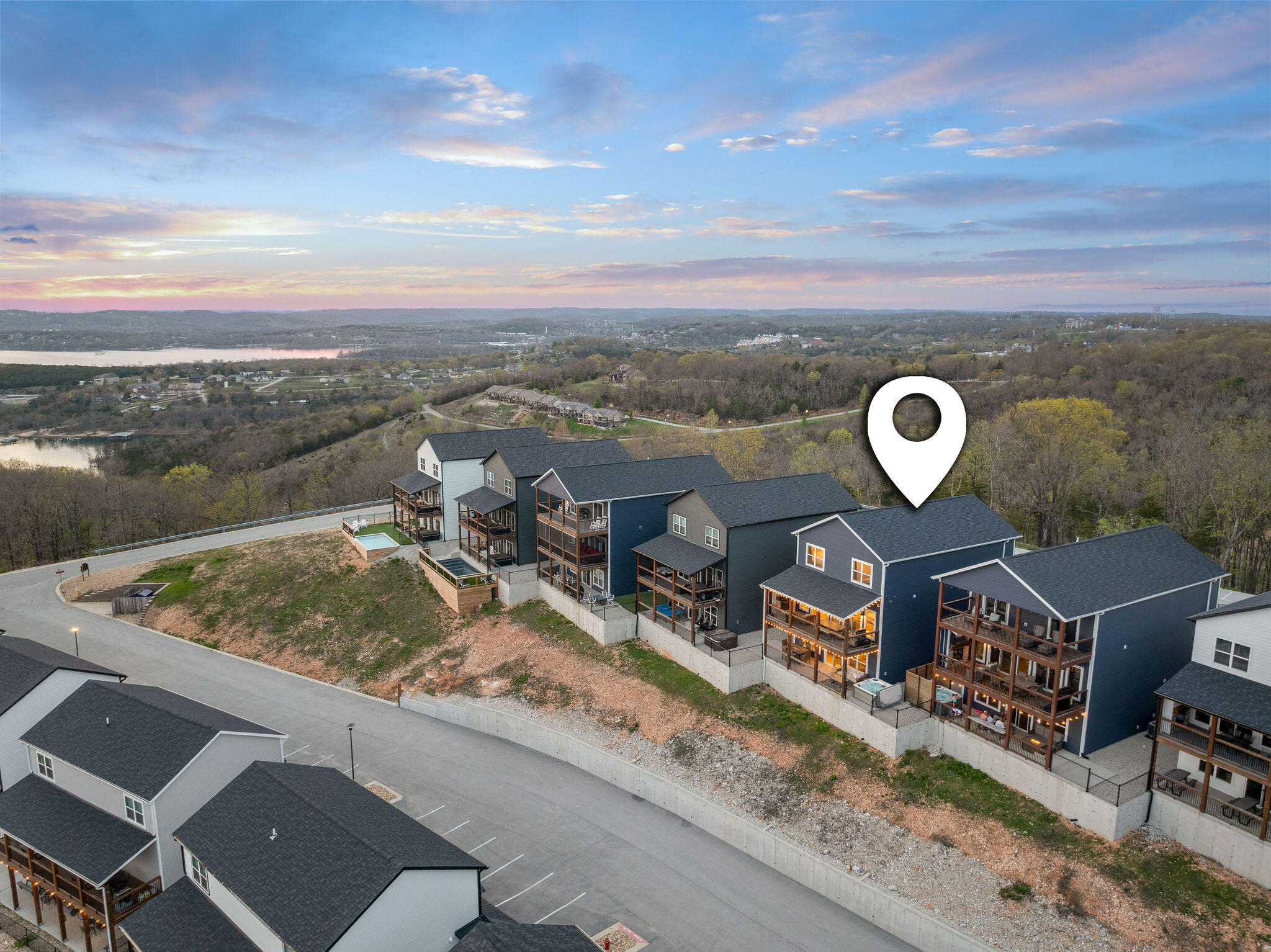224 Chateau Mountain Hilltop Way Property Photo 12