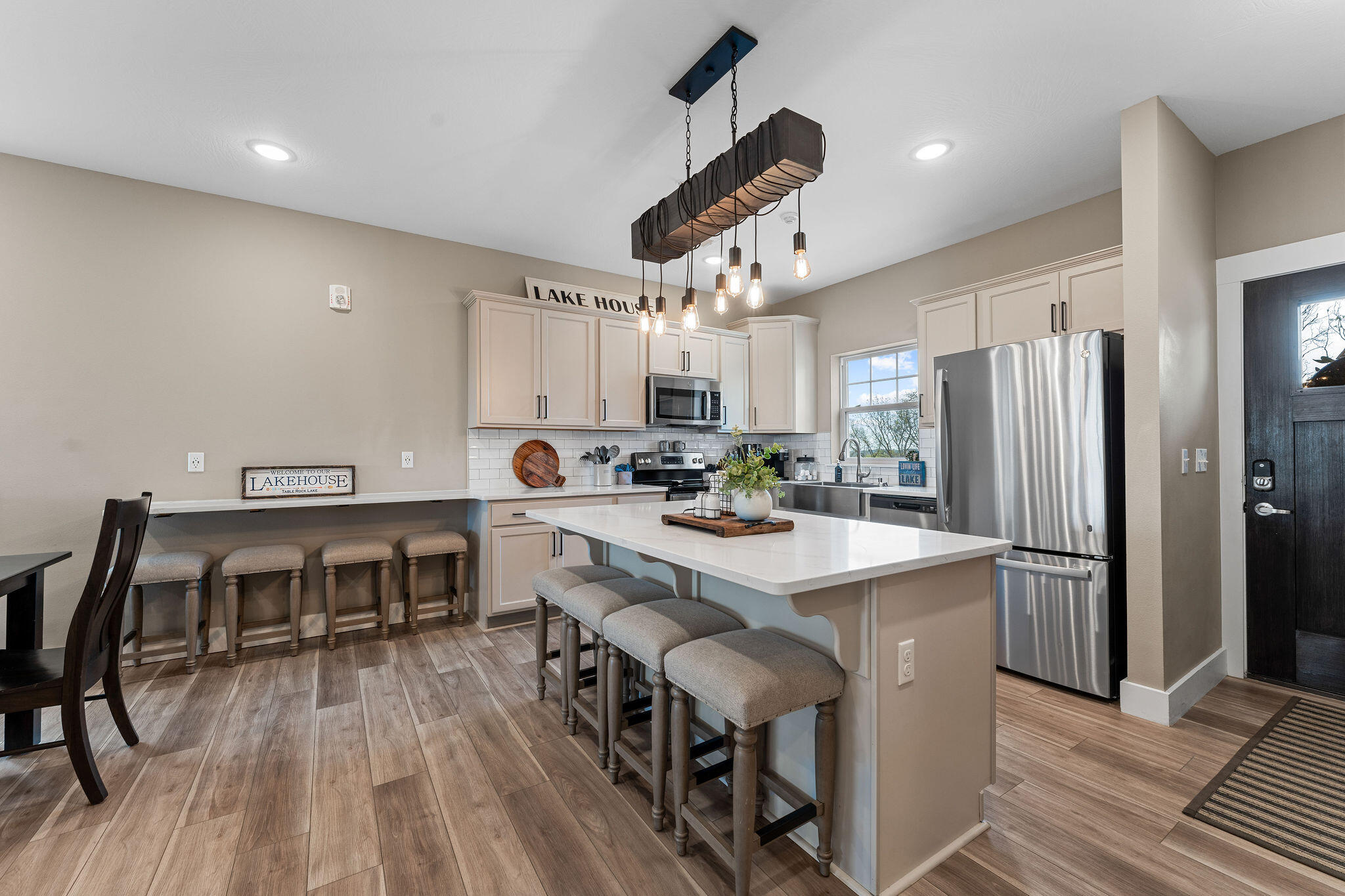 224 Chateau Mountain Hilltop Way Property Photo 21