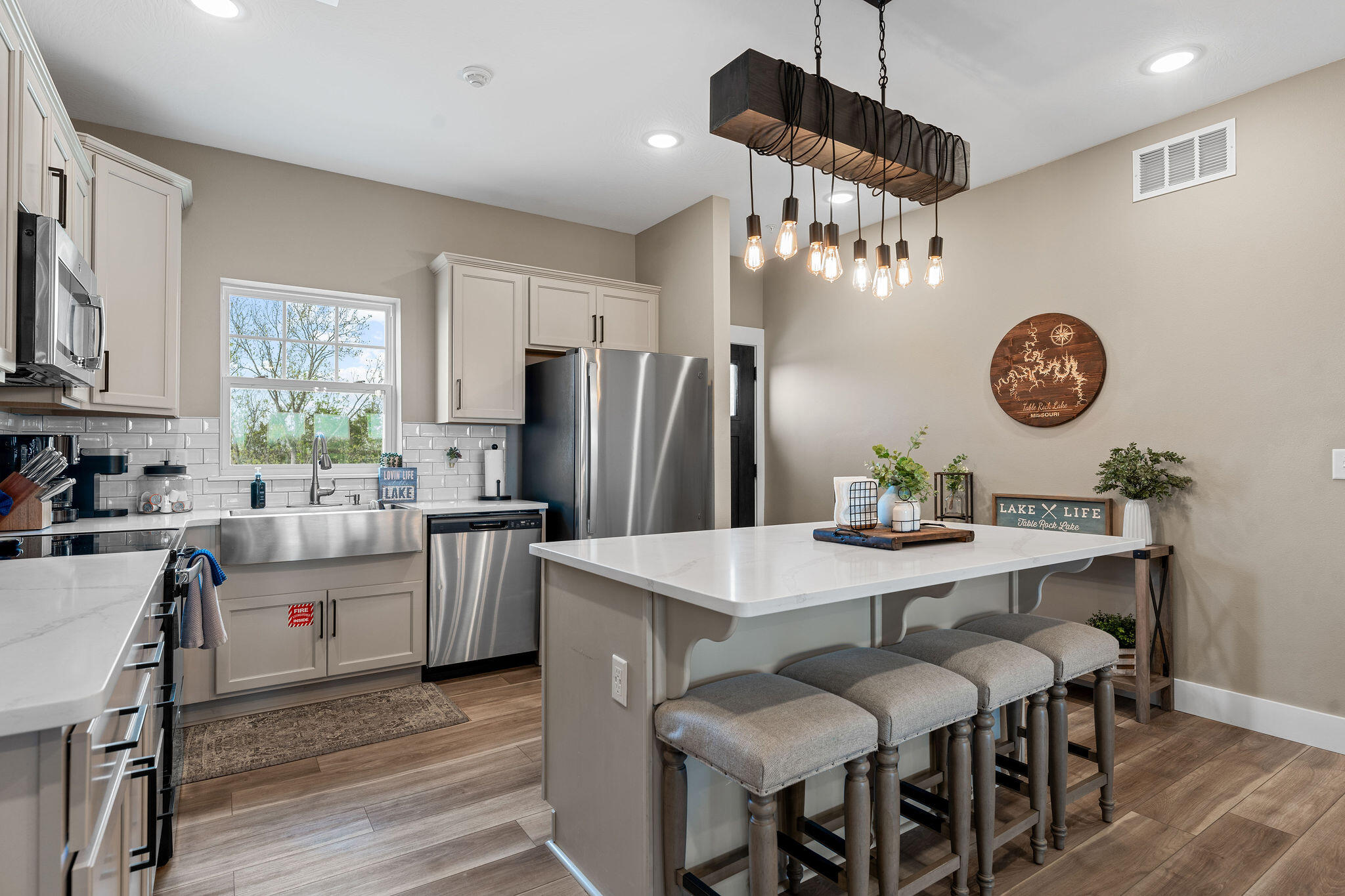 224 Chateau Mountain Hilltop Way Property Photo 22