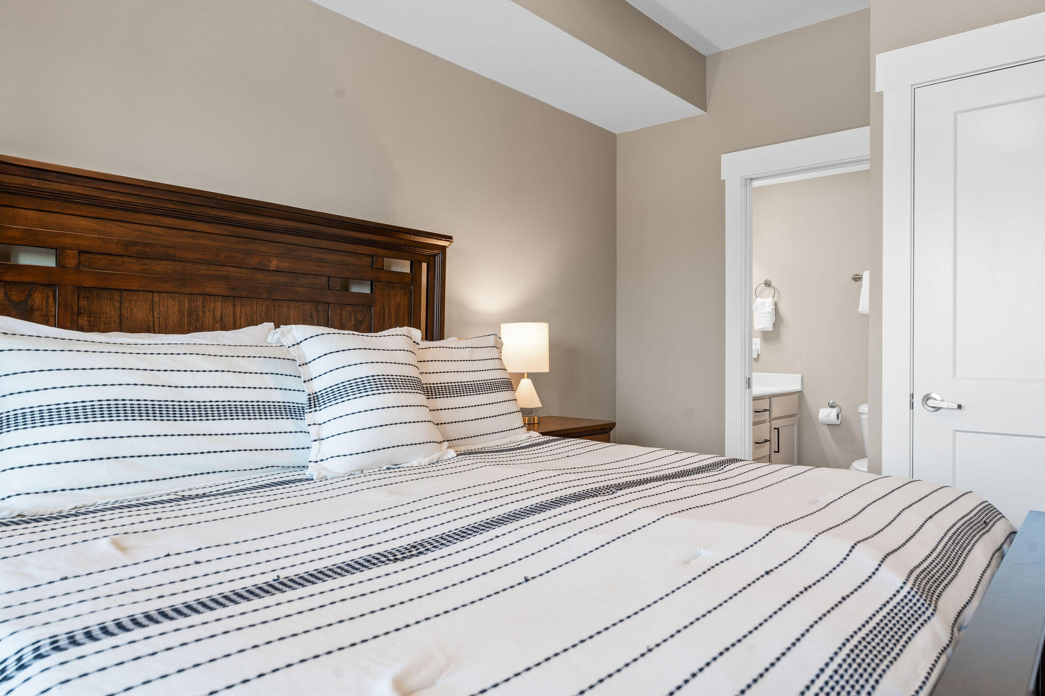 224 Chateau Mountain Hilltop Way Property Photo 26