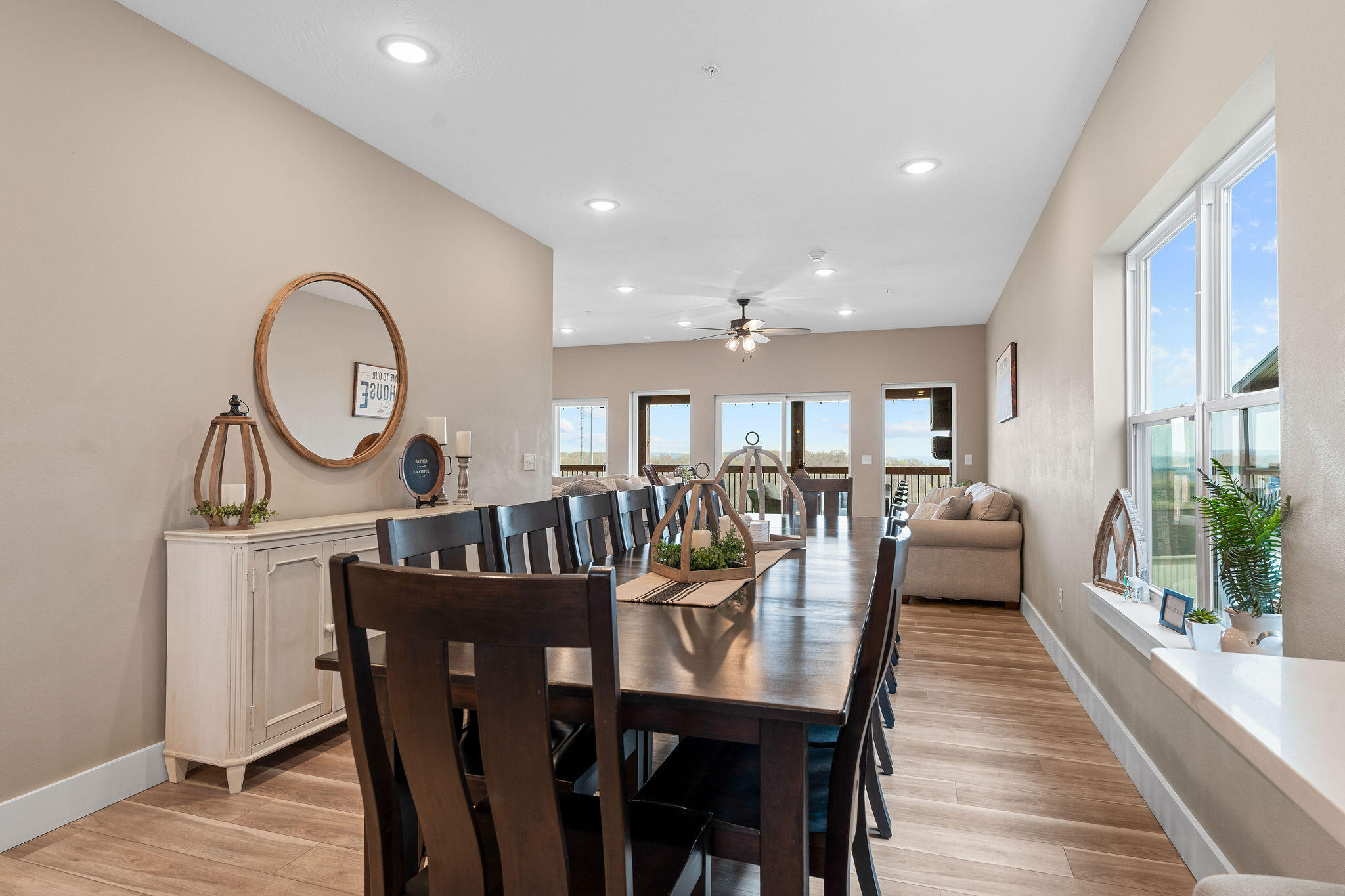 224 Chateau Mountain Hilltop Way Property Photo 28