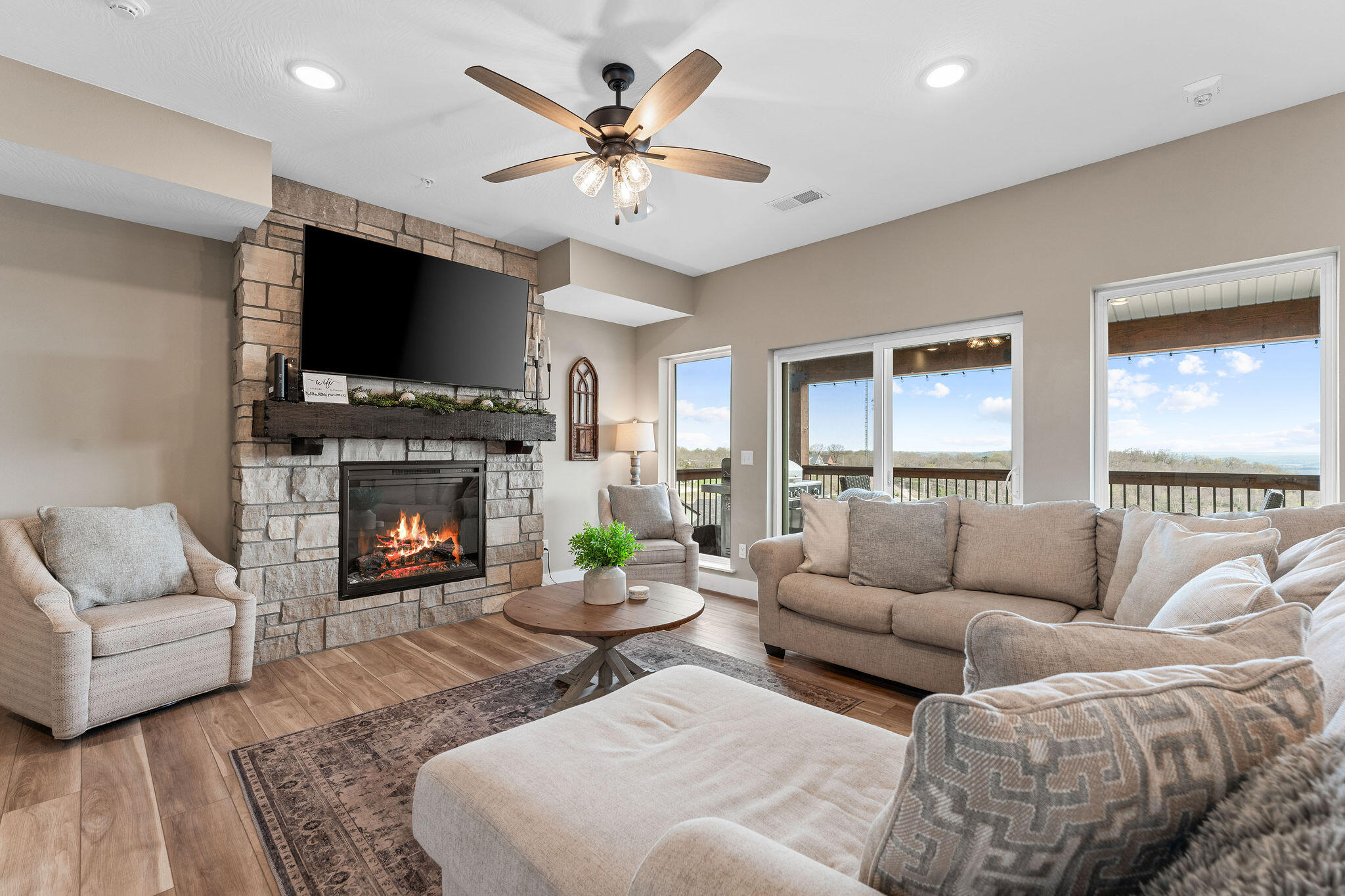 224 Chateau Mountain Hilltop Way Property Photo 32