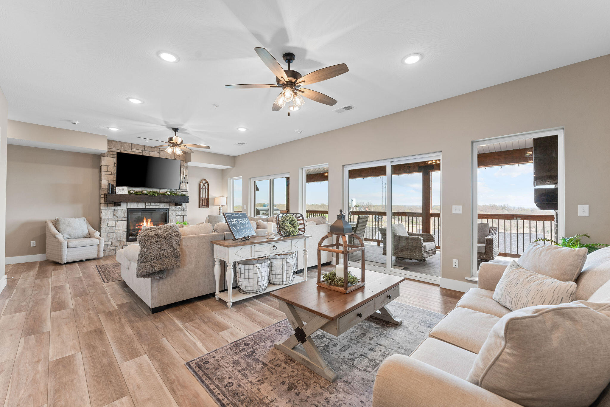 224 Chateau Mountain Hilltop Way Property Photo 32