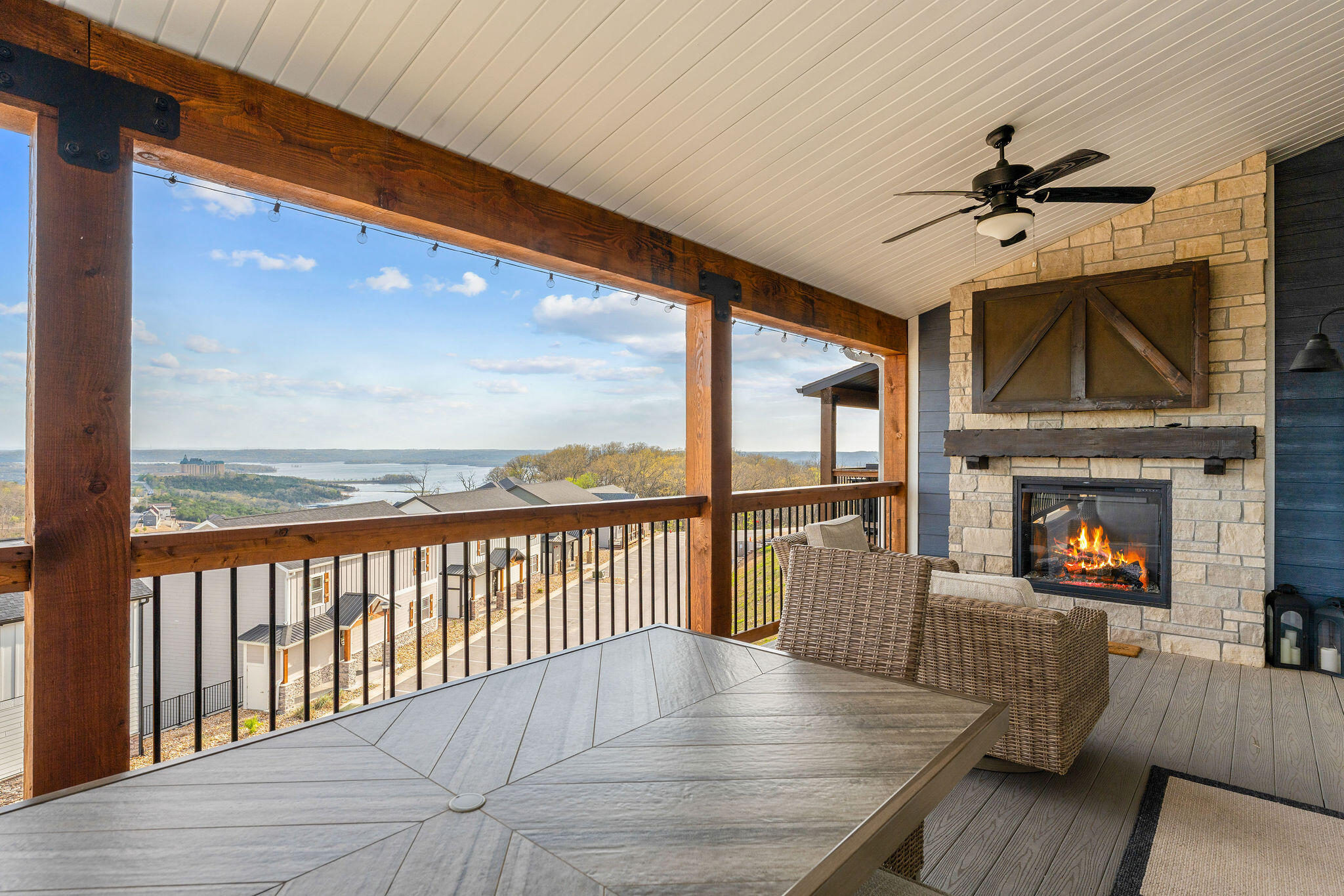 224 Chateau Mountain Hilltop Way Property Photo 43