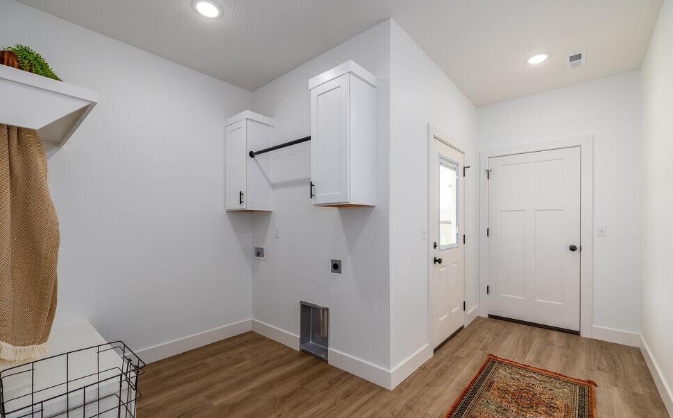 949 North Blake Avenue Property Photo 14