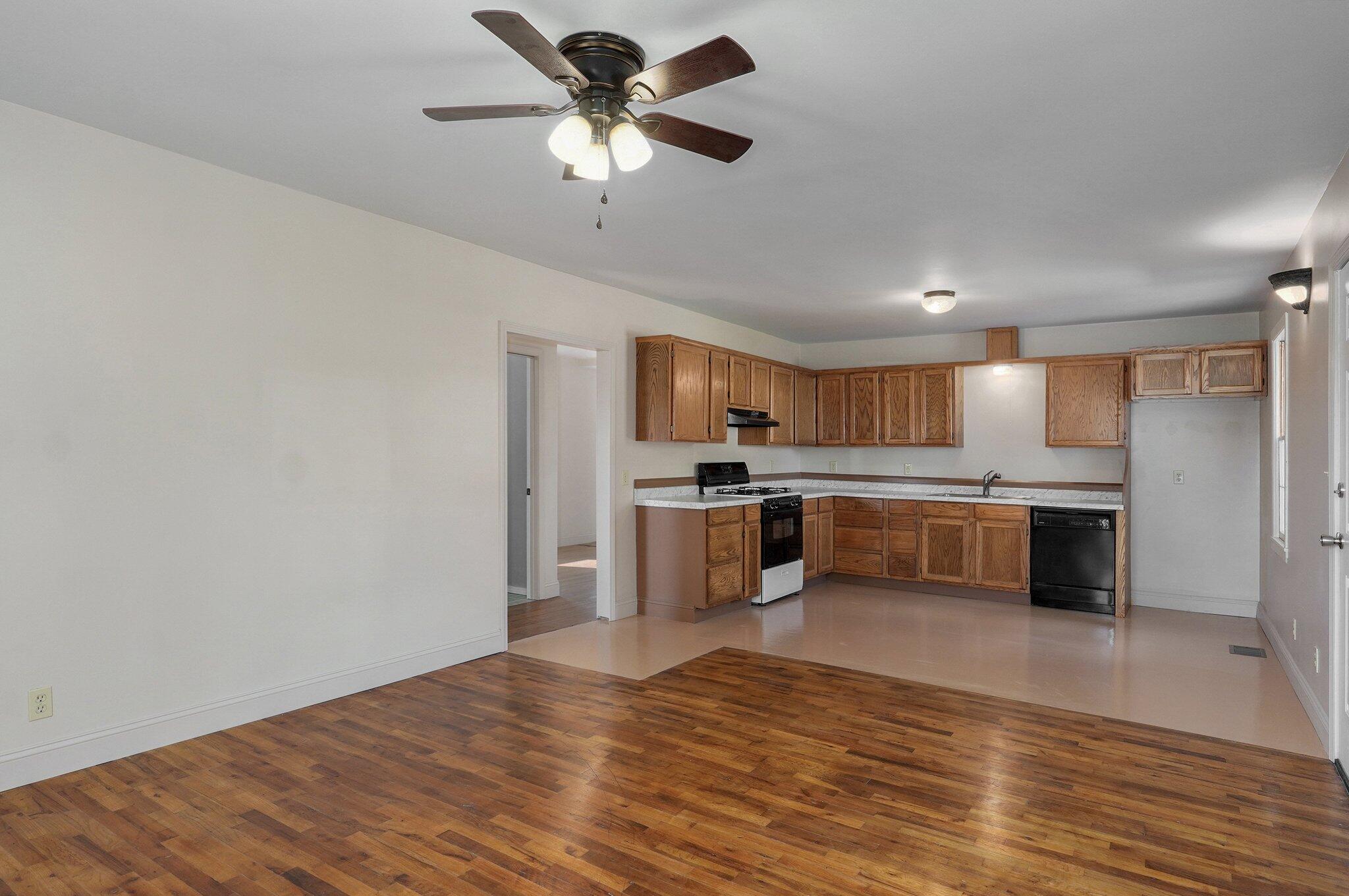 1163 South Glenn Avenue Property Photo 11