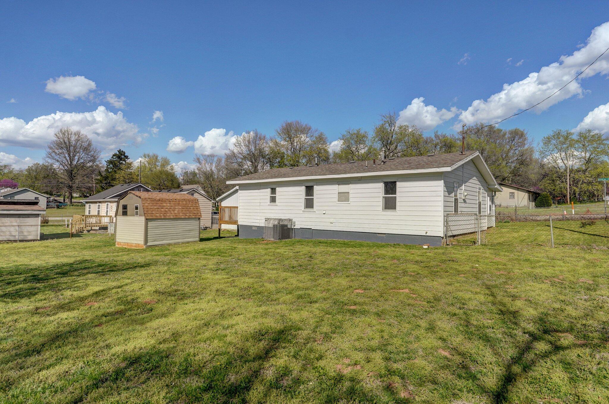 1163 South Glenn Avenue Property Photo 22