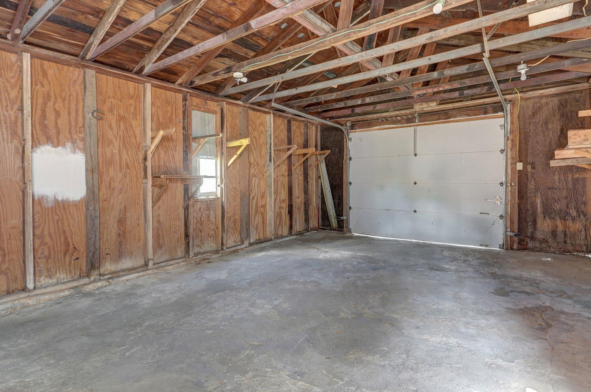 1163 South Glenn Avenue Property Photo 28