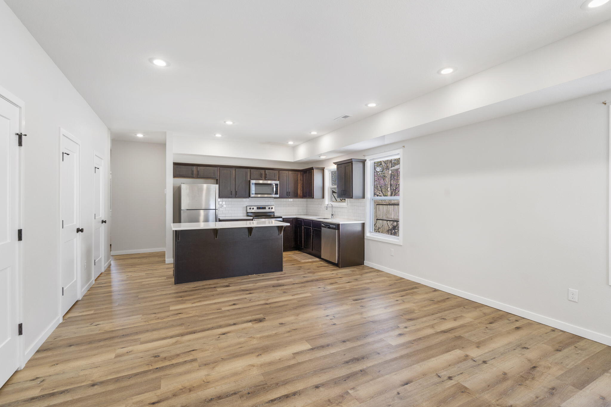1041 East Delmar Street Property Photo 5