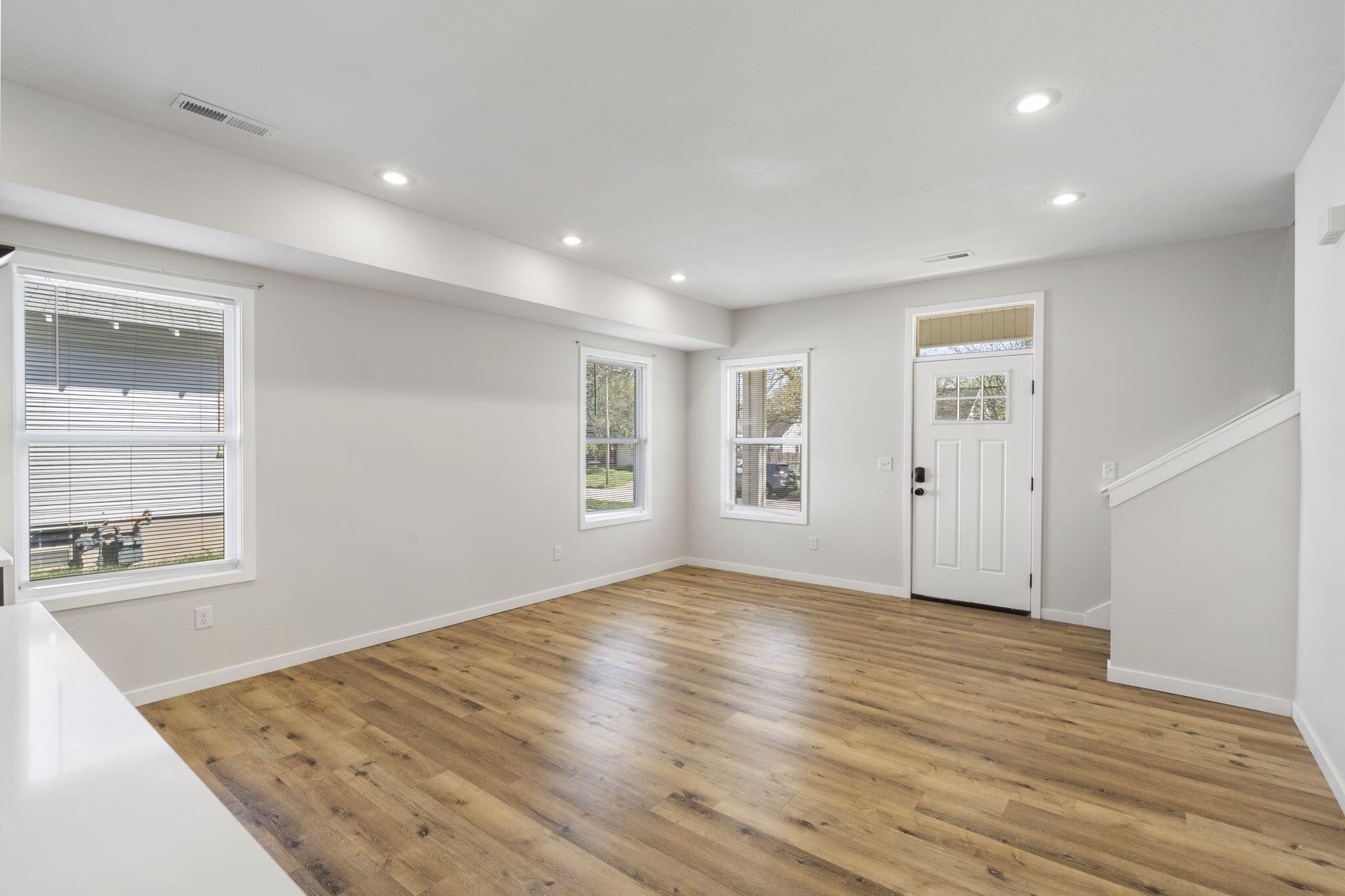 1041 East Delmar Street Property Photo 6