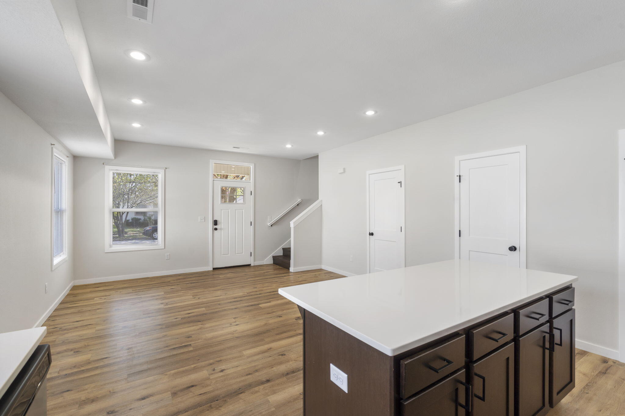 1041 East Delmar Street Property Photo 12