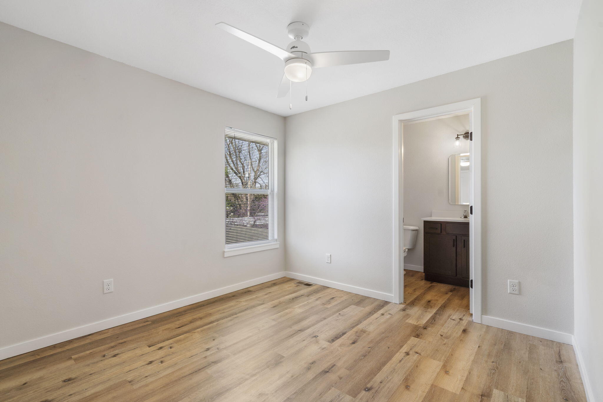 1041 East Delmar Street Property Photo 20