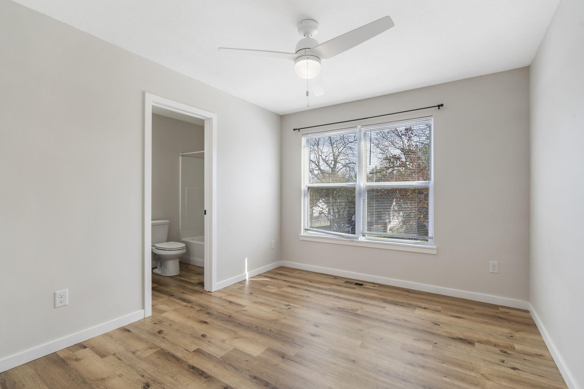 1041 East Delmar Street Property Photo 24