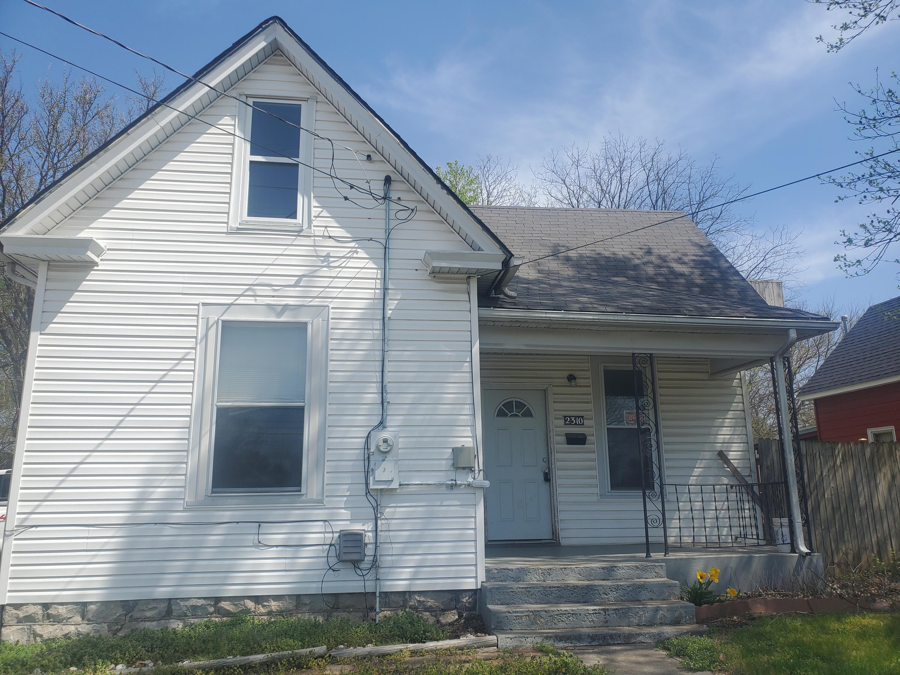2310 North East Avenue Property Photo 1