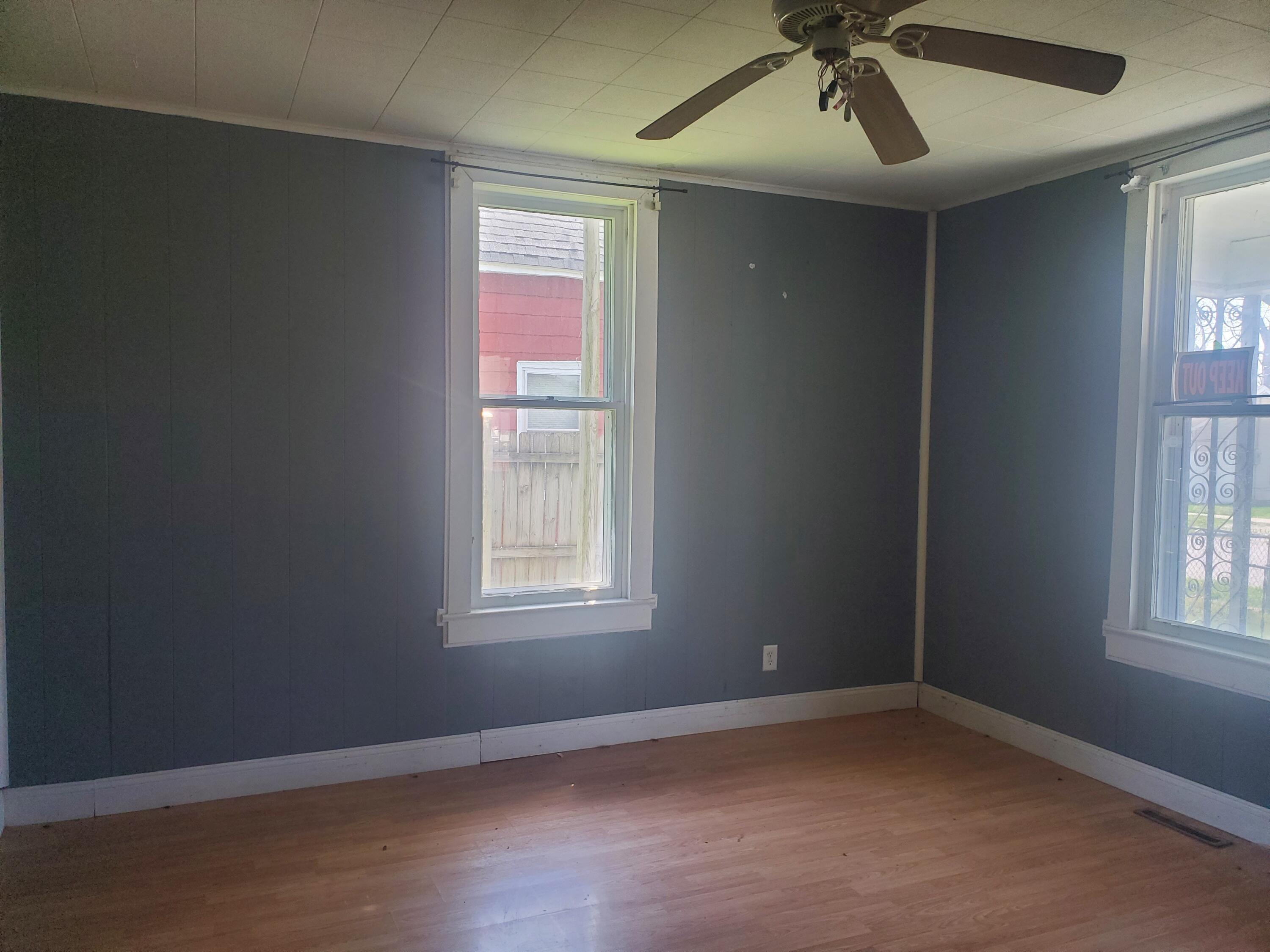 2310 North East Avenue Property Photo 6