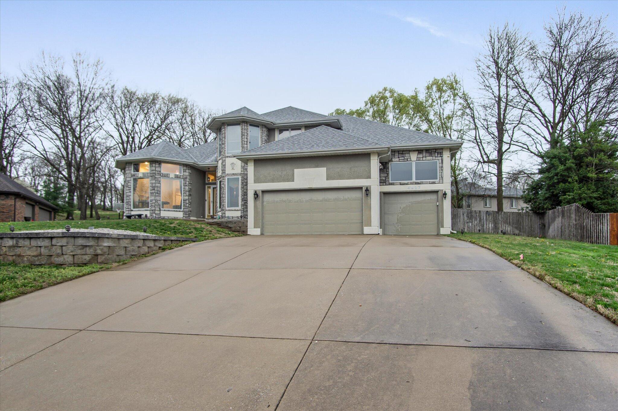 4027 East Dardenelle Place Property Photo 6