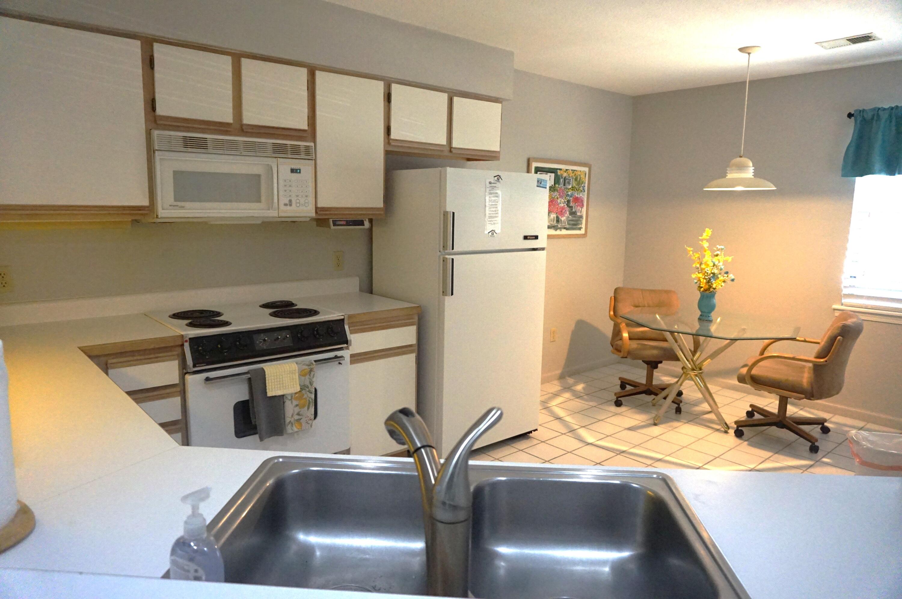 255 Wimbledon Drive Property Photo 5
