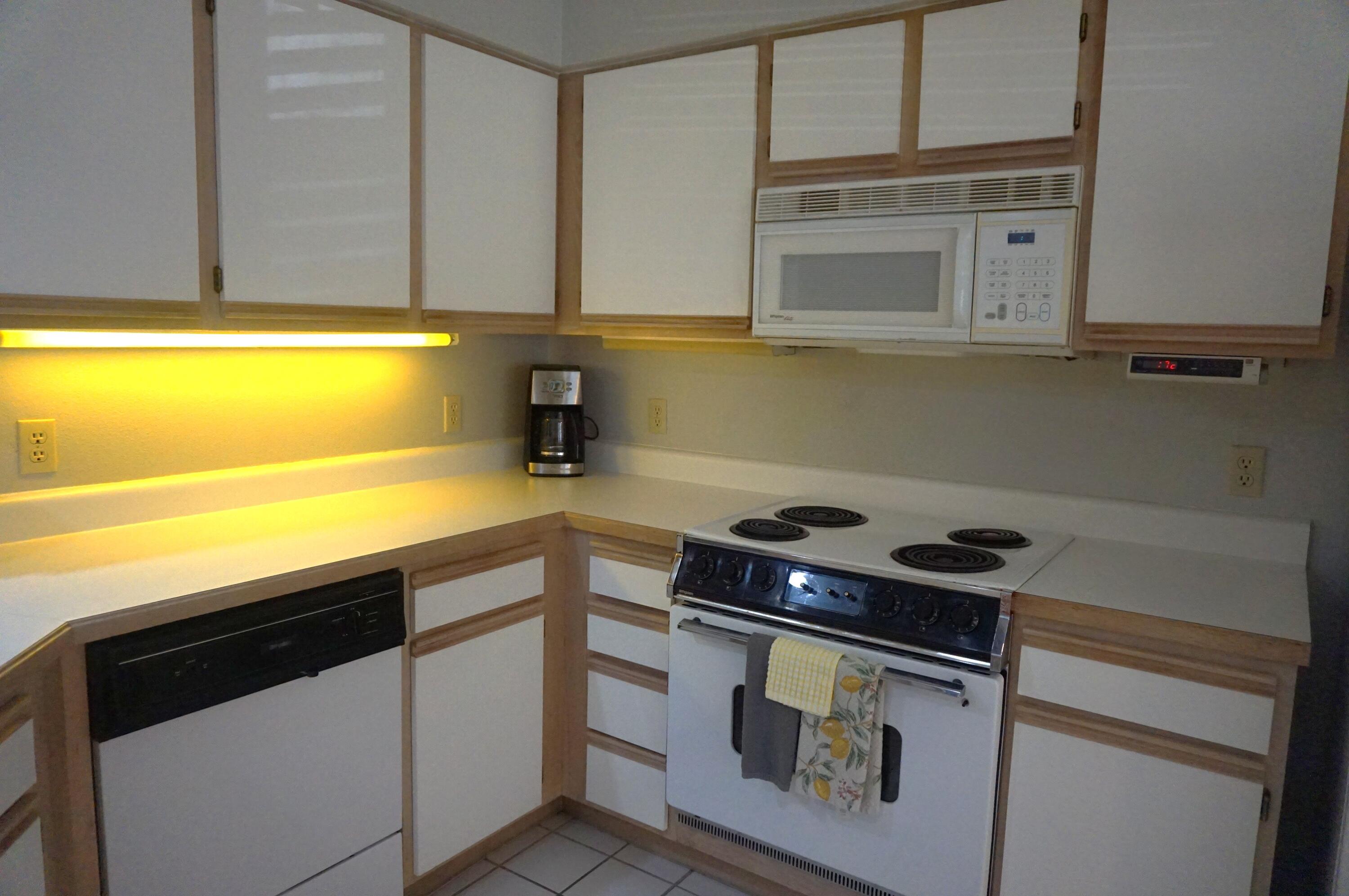 255 Wimbledon Drive Property Photo 6