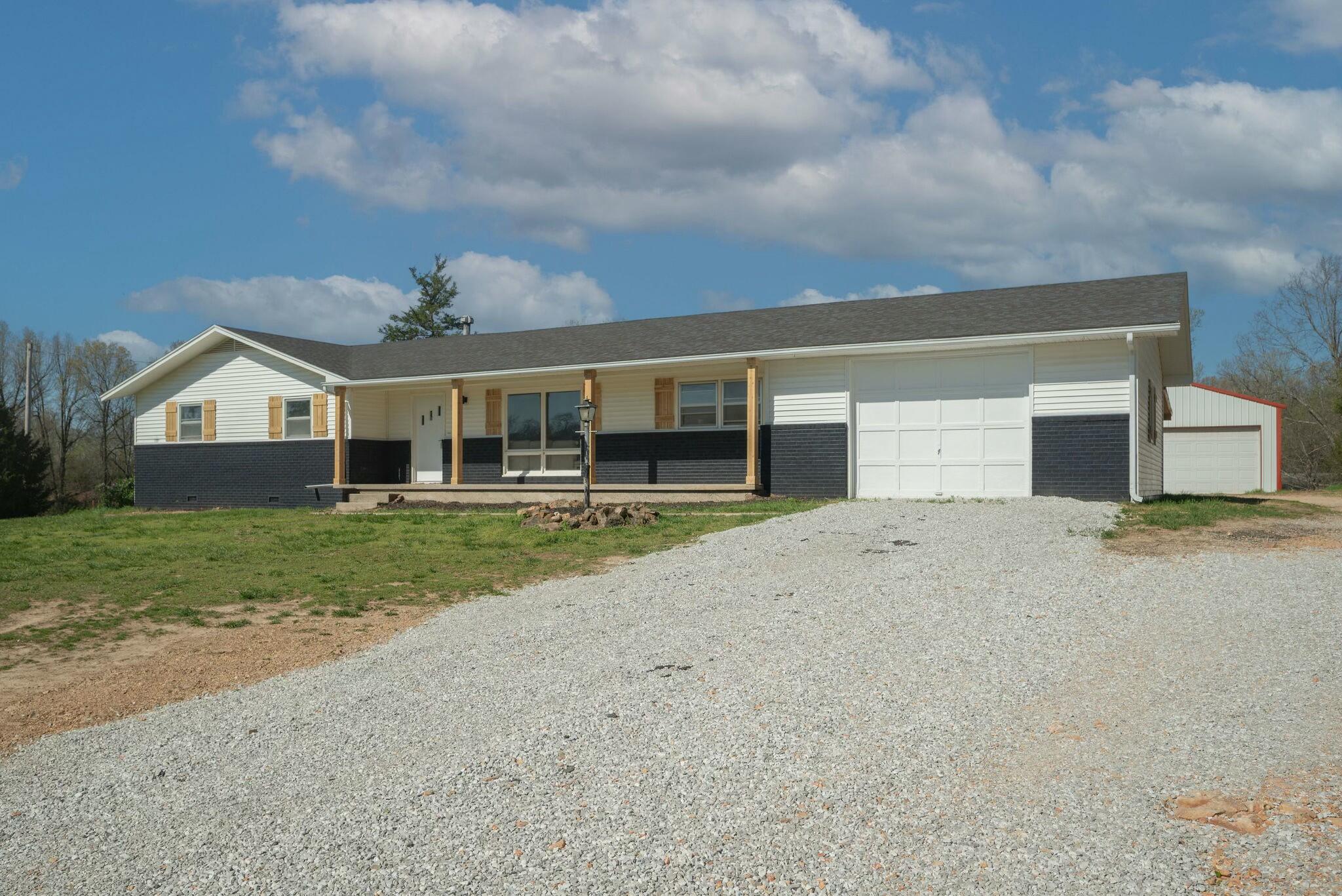 545 School Street Property Photo 3