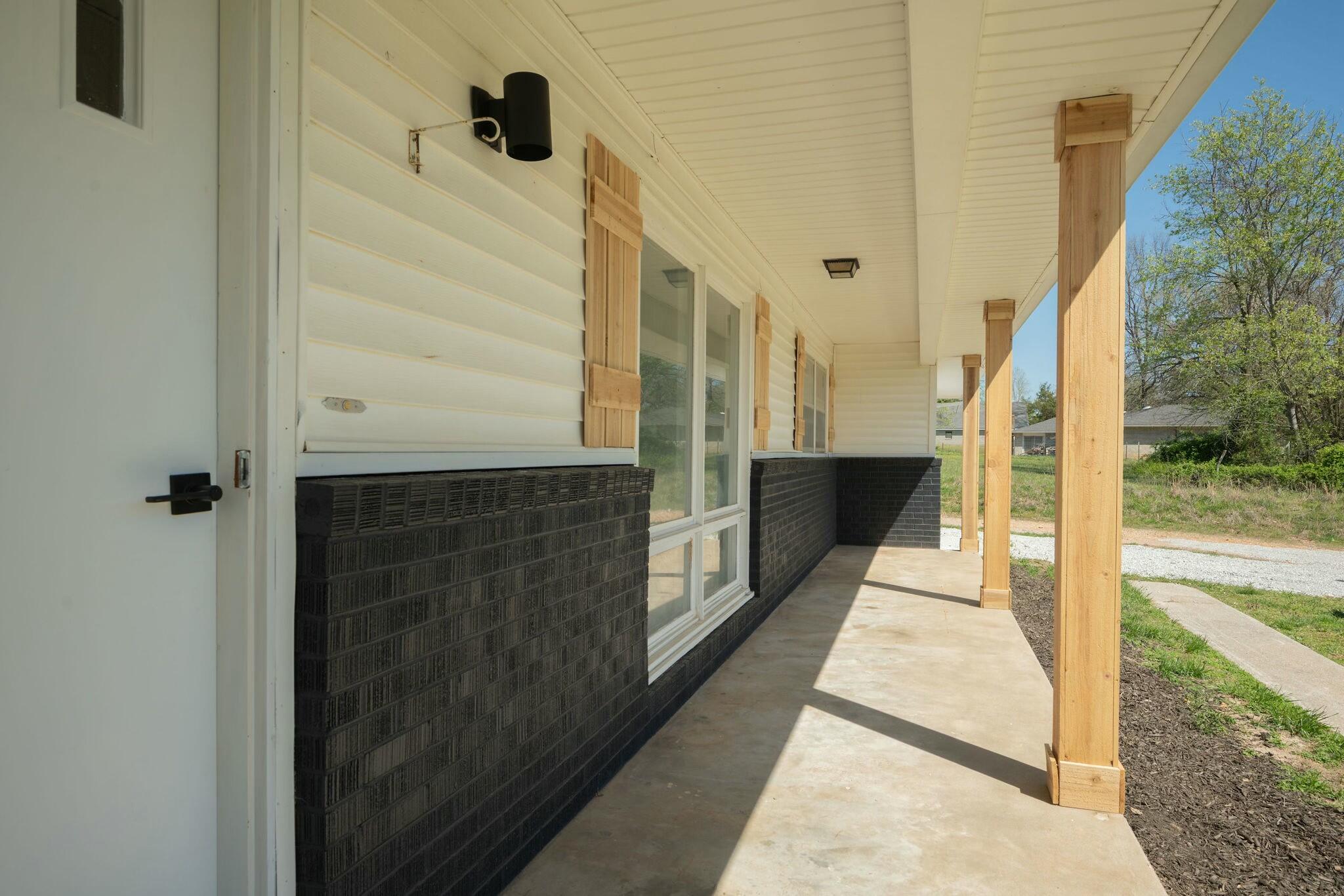 545 School Street Property Photo 4