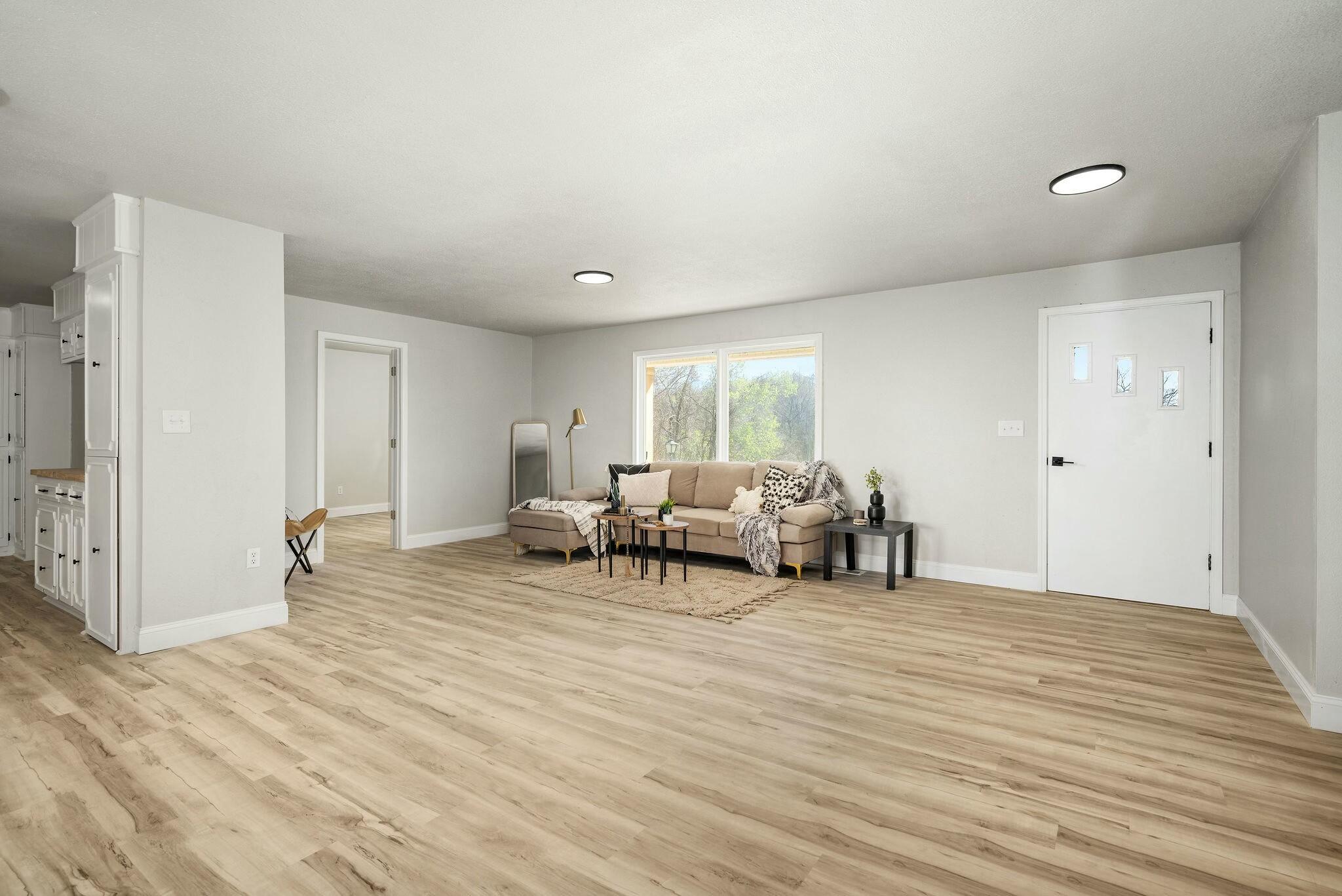 545 School Street Property Photo 7