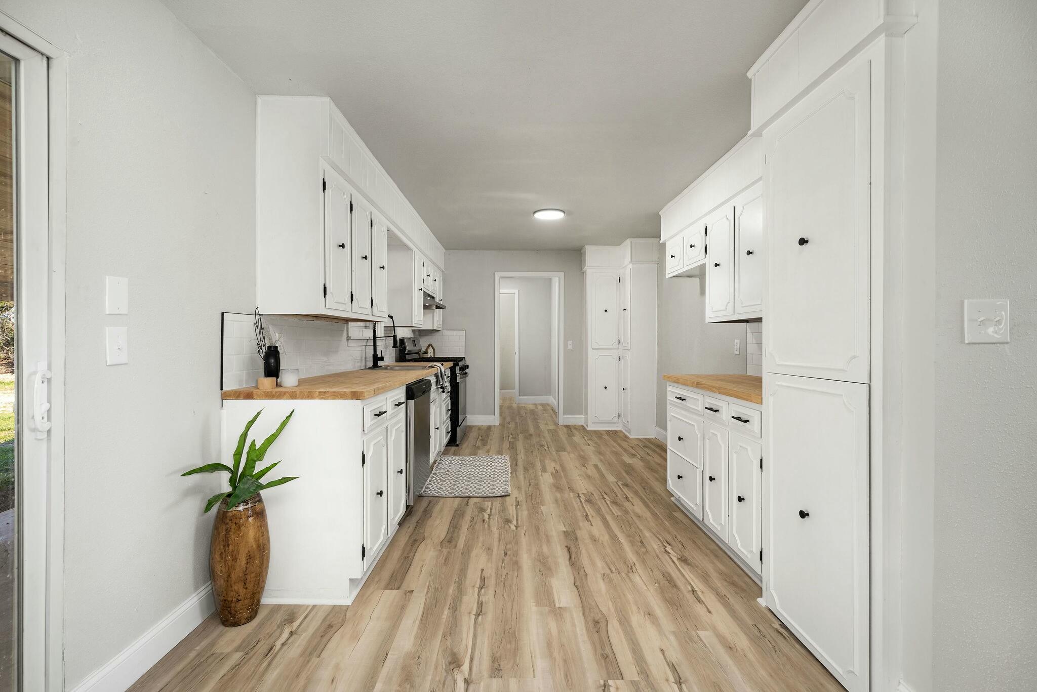 545 School Street Property Photo 10