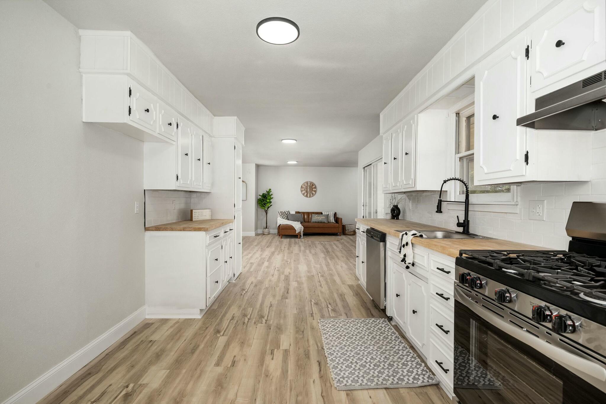 545 School Street Property Photo 14