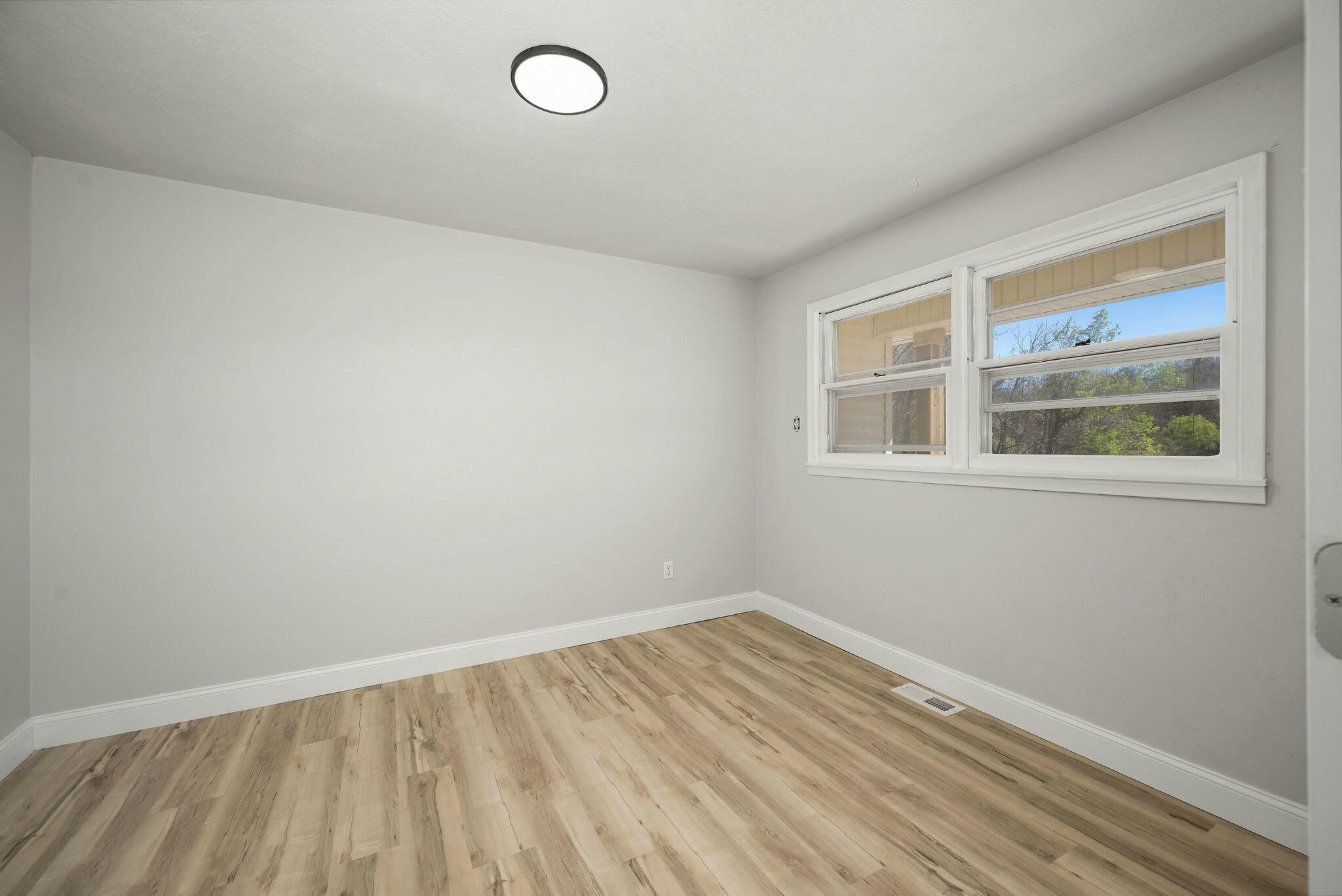 545 School Street Property Photo 15