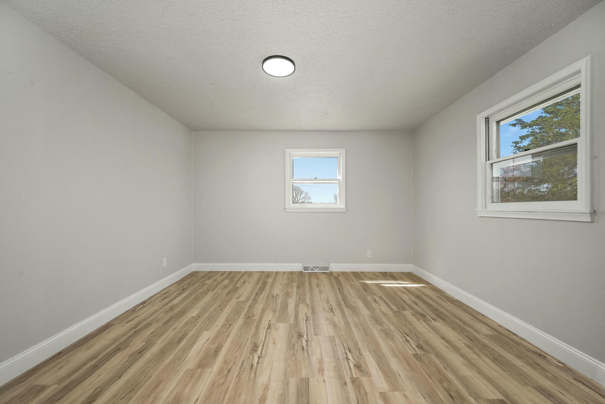 545 School Street Property Photo 18