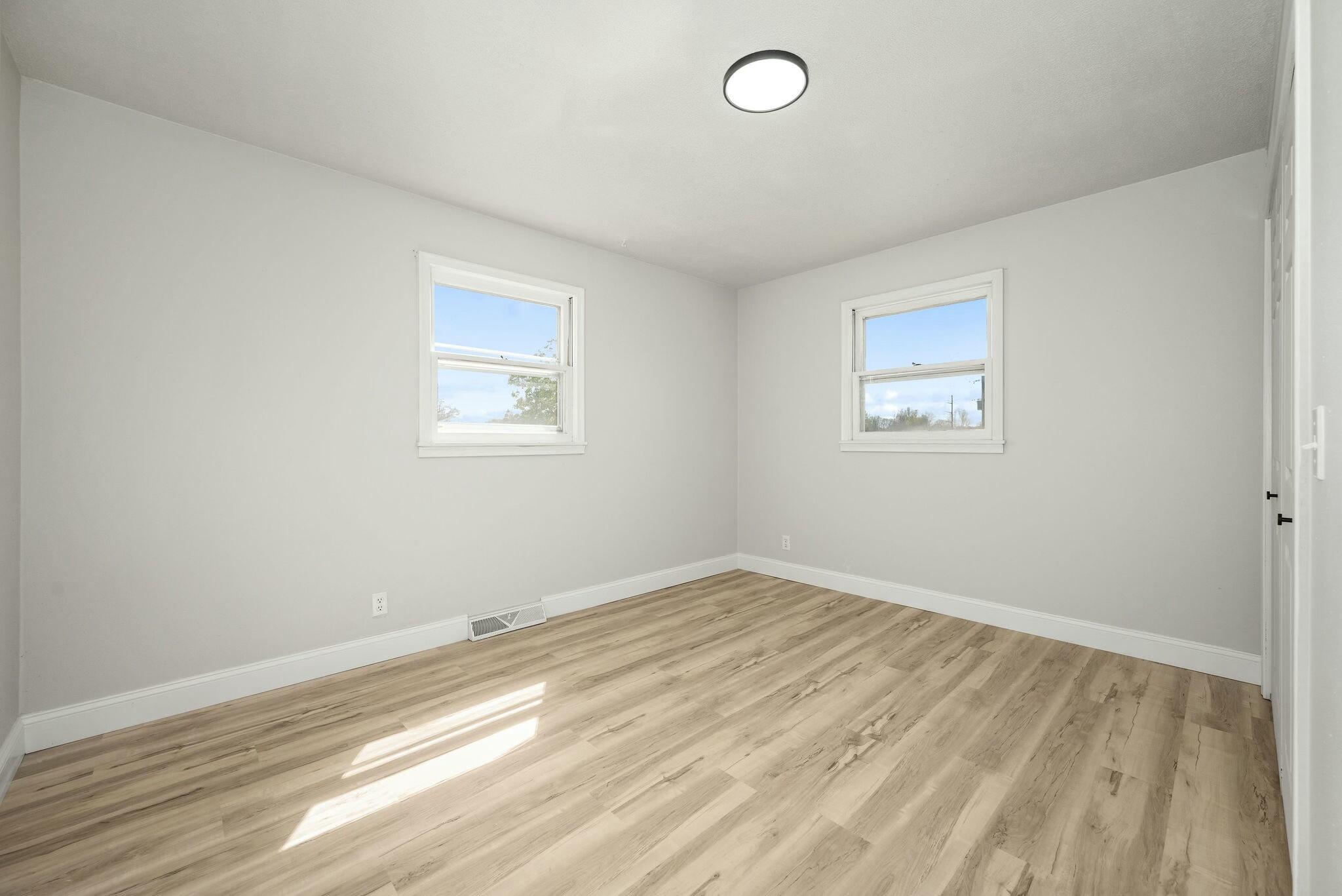 545 School Street Property Photo 21