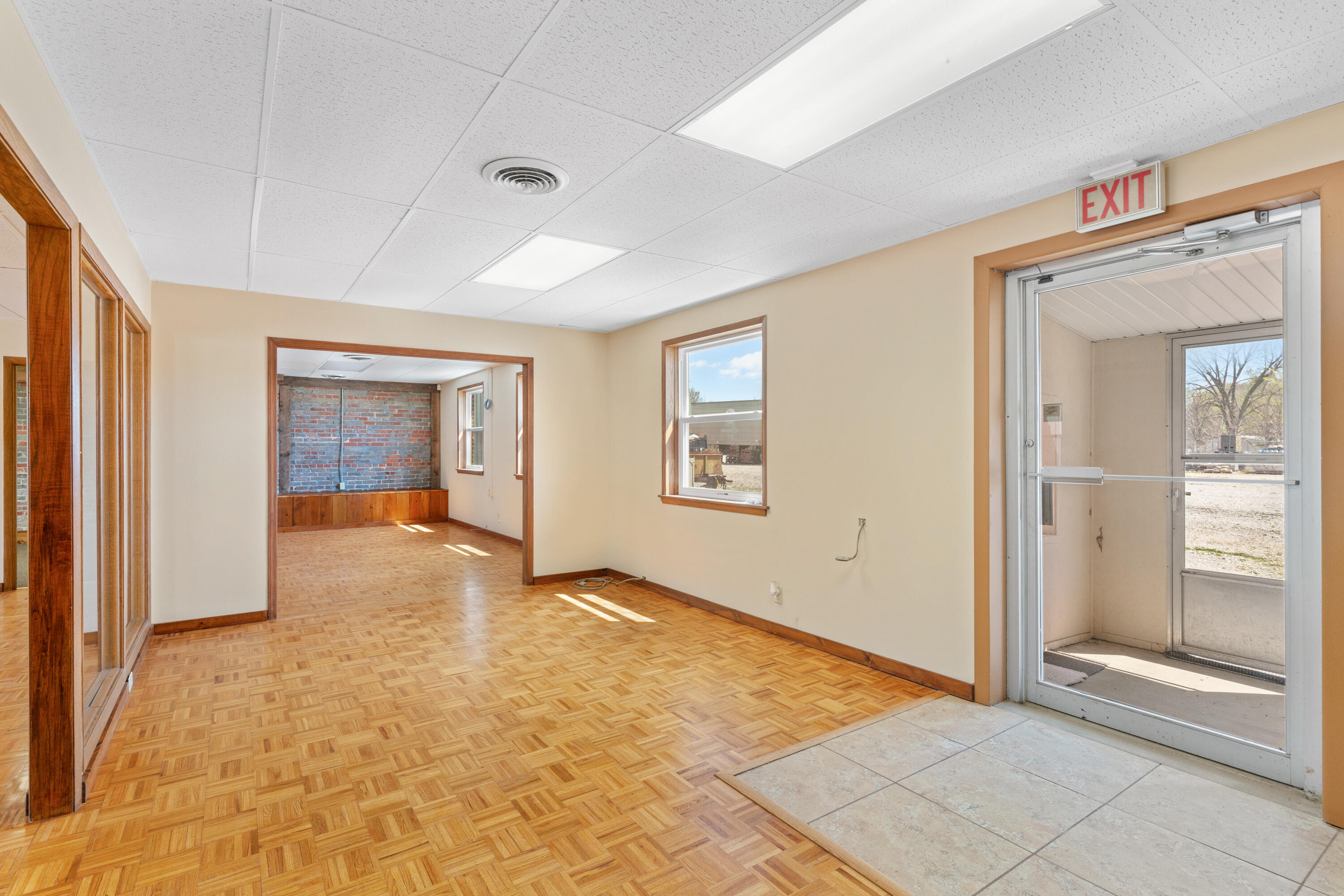 1912 North Weller Avenue Property Photo 8