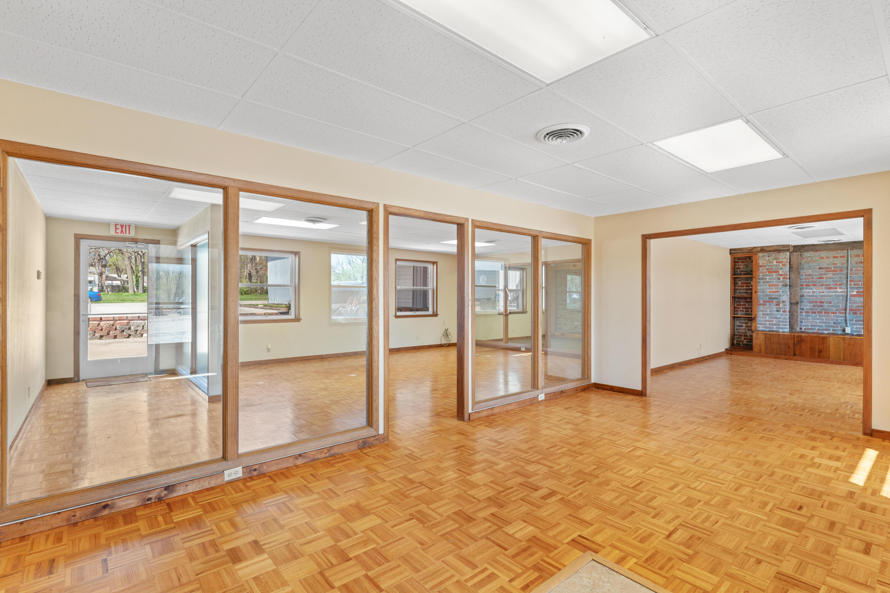 1912 North Weller Avenue Property Photo 9