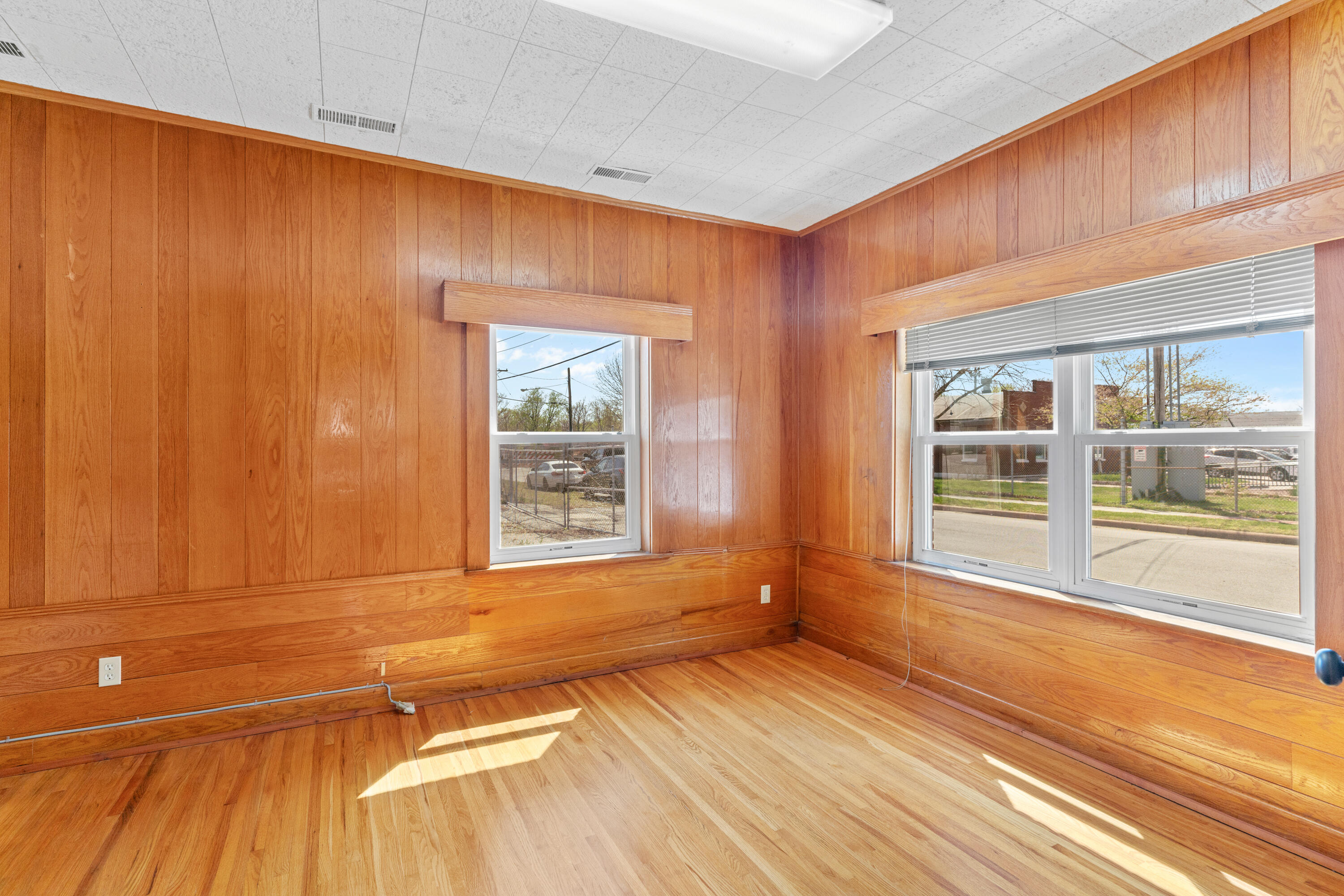 1912 North Weller Avenue Property Photo 21