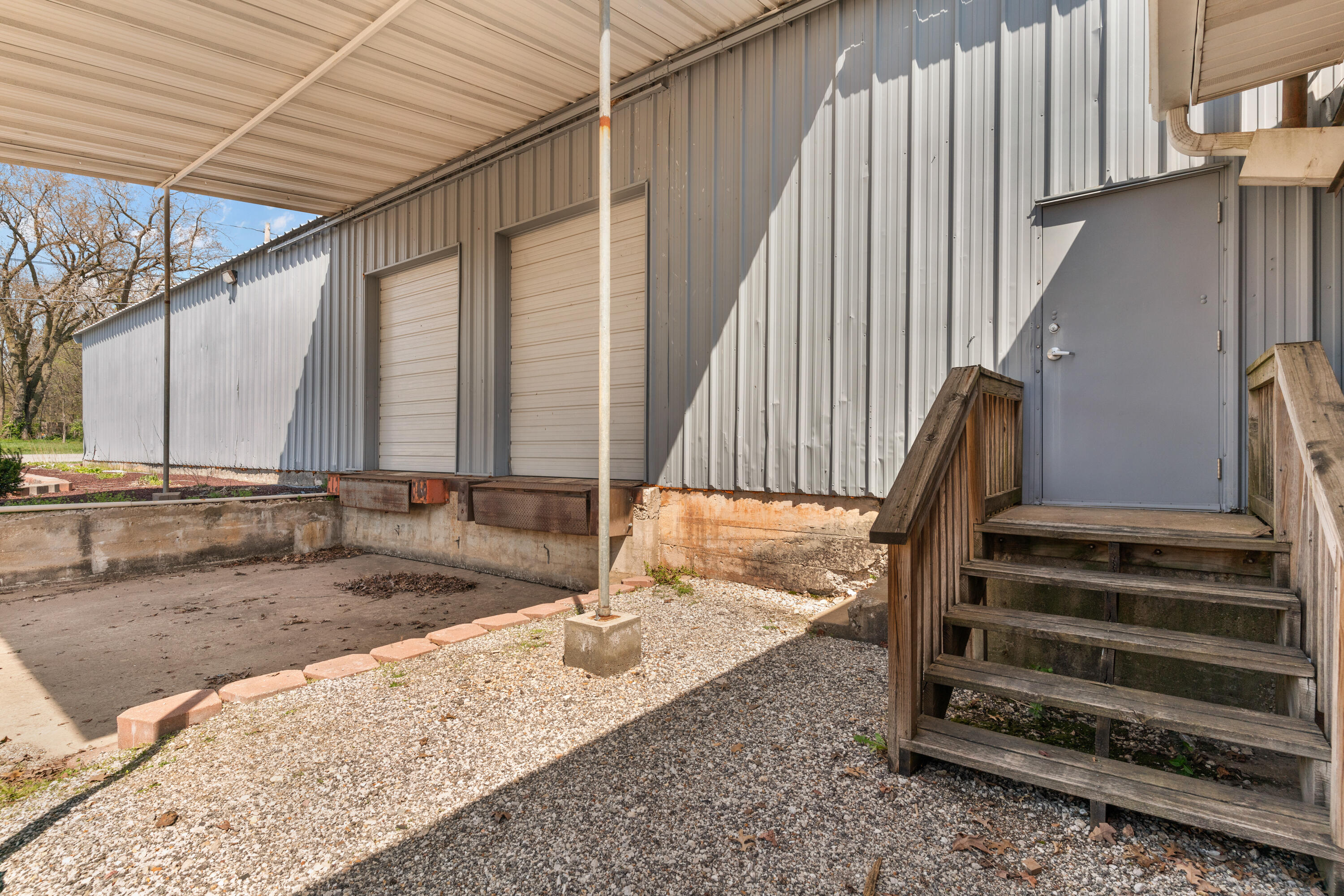 1912 North Weller Avenue Property Photo 22