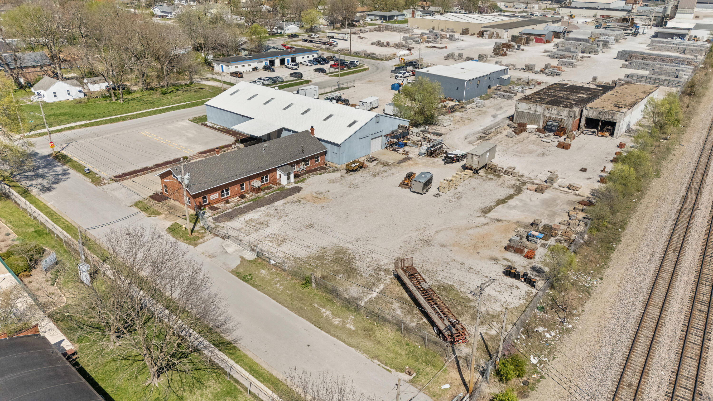 1912 North Weller Avenue Property Photo 29