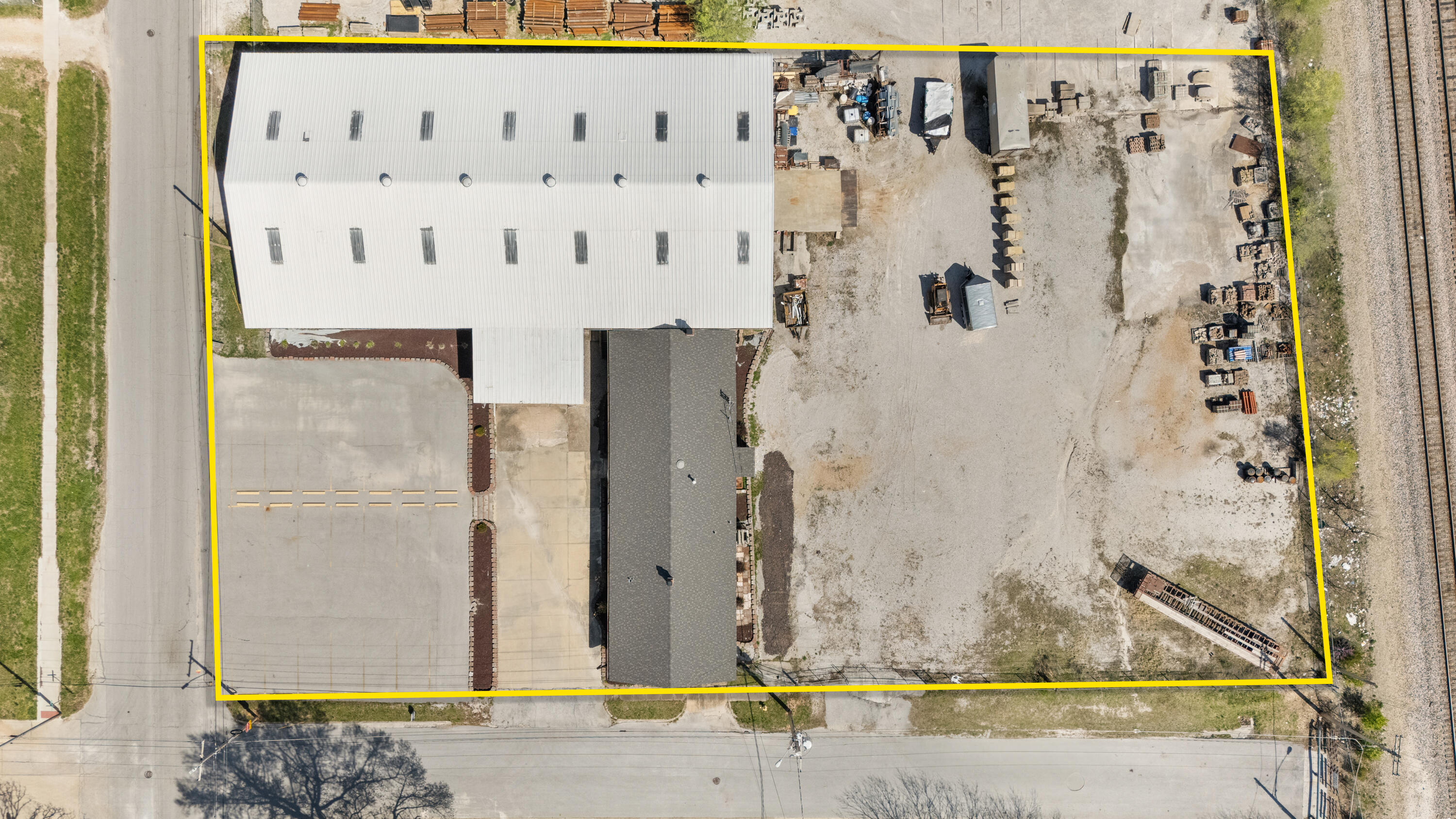 1912 North Weller Avenue Property Photo 33