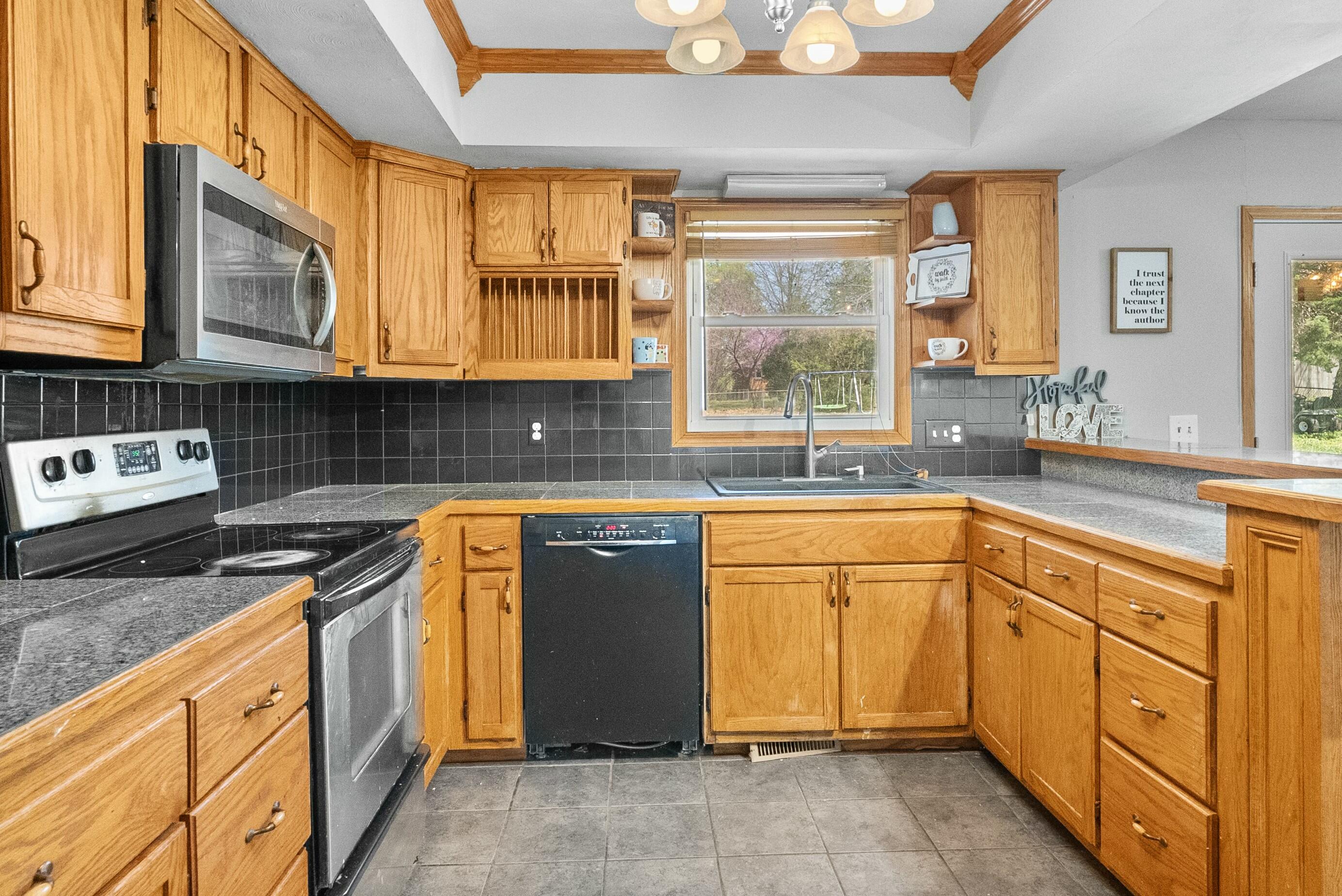 1439 East Mcclernon Street Property Photo 13