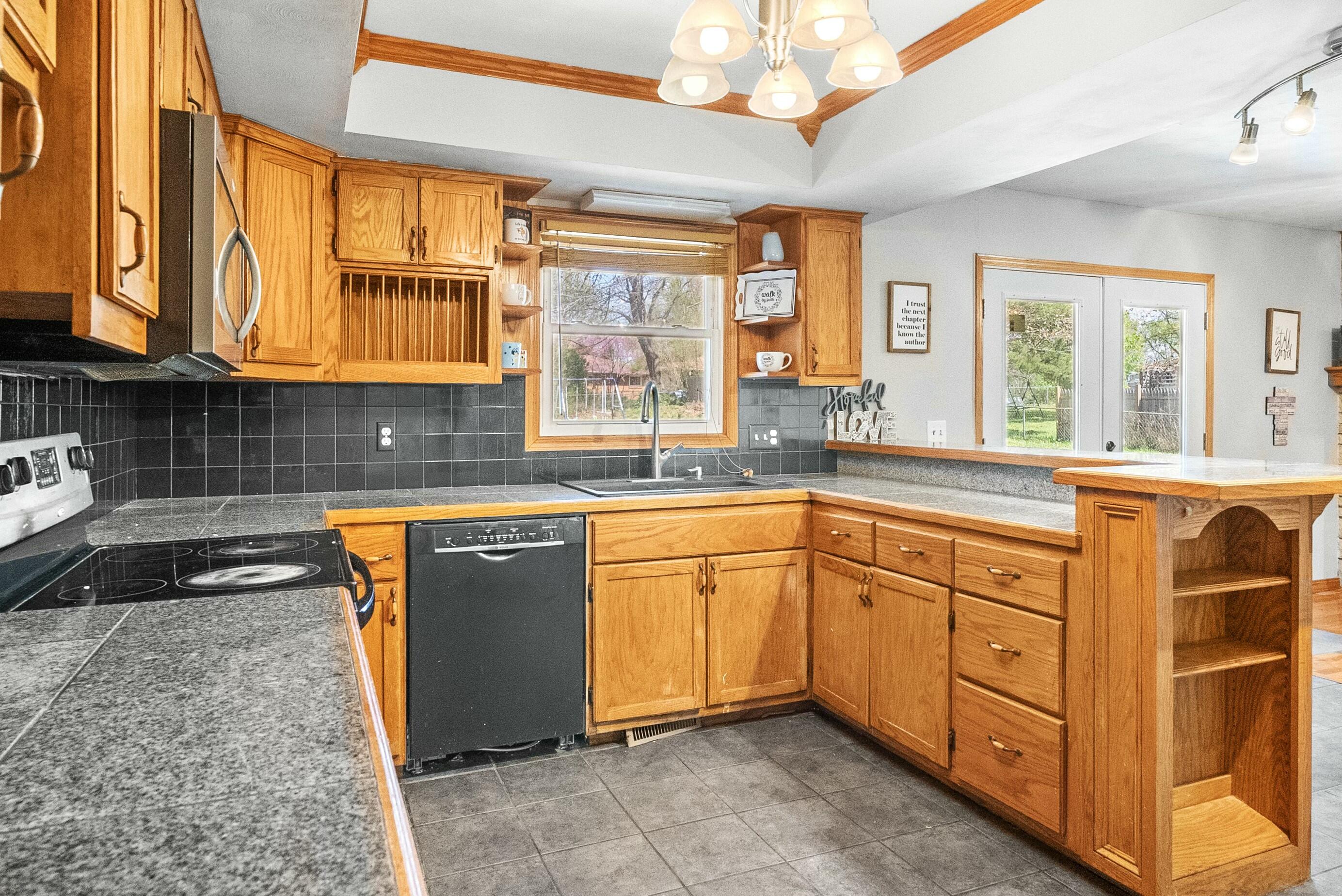 1439 East Mcclernon Street Property Photo 14