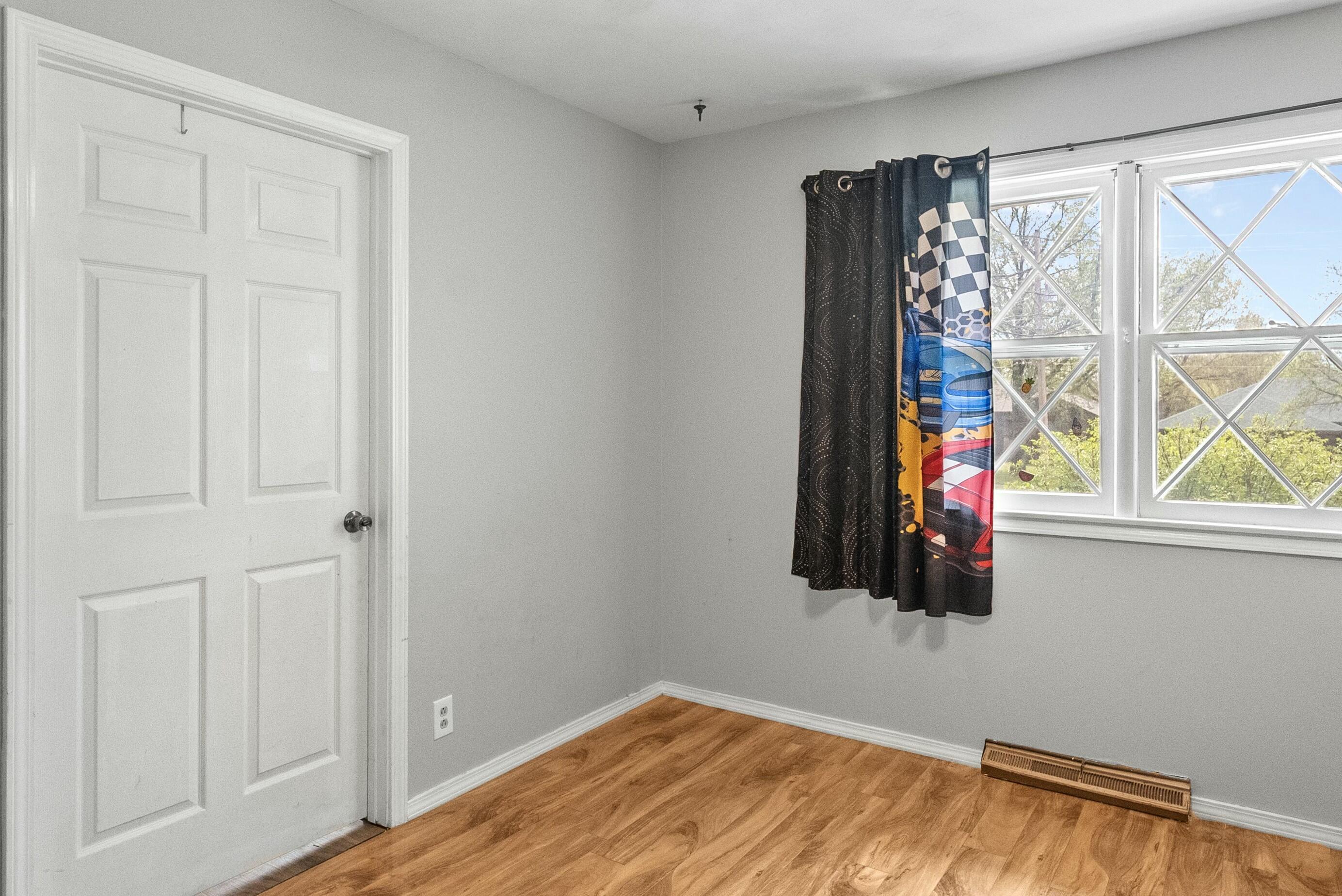 1439 East Mcclernon Street Property Photo 17